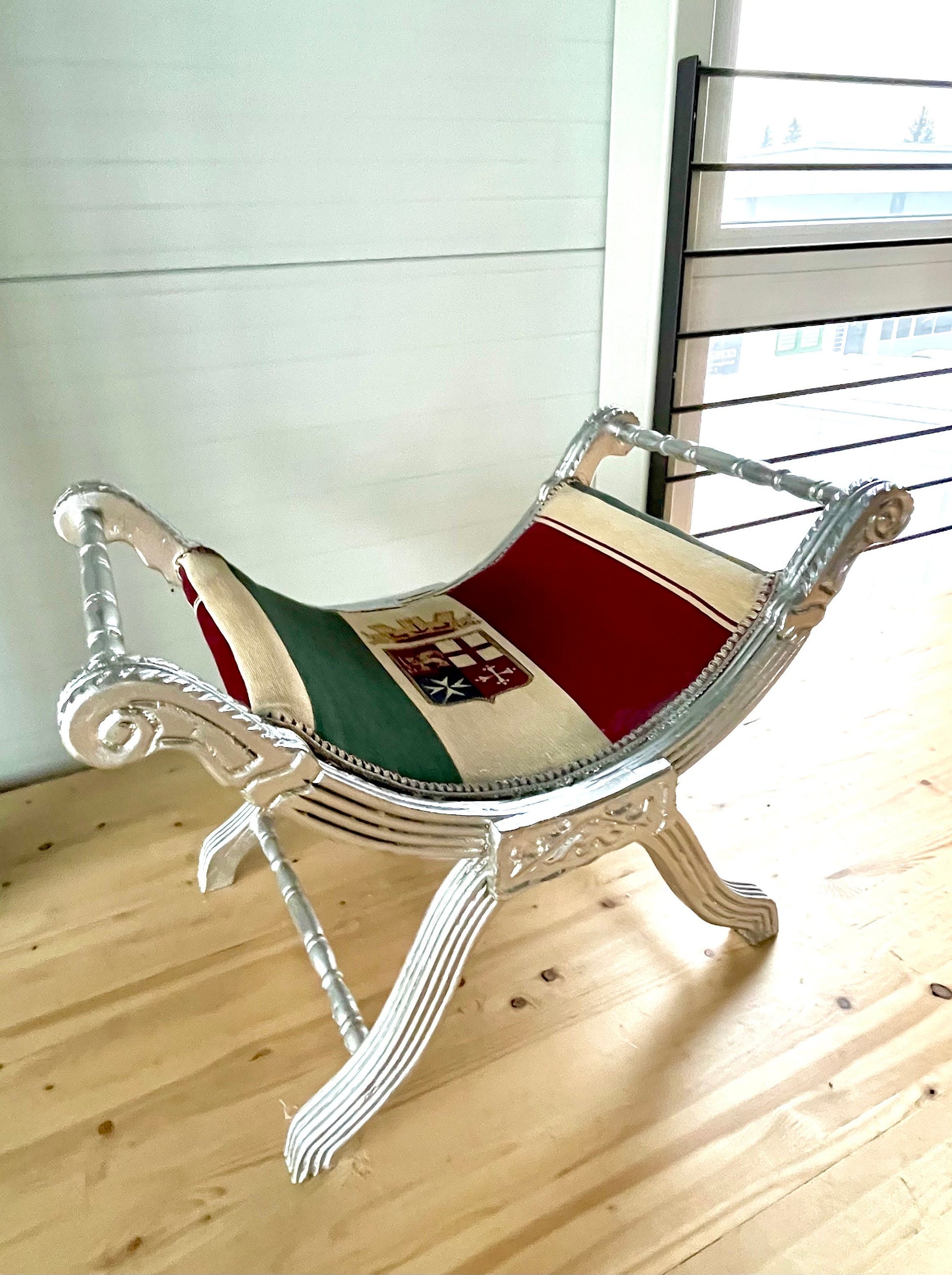 Armchair and Ottoman Set French Louis Baroque Style Italian Naval Crown in Silver Finish Armchair Ottoman Set in Retro Baroque Rococo Style
