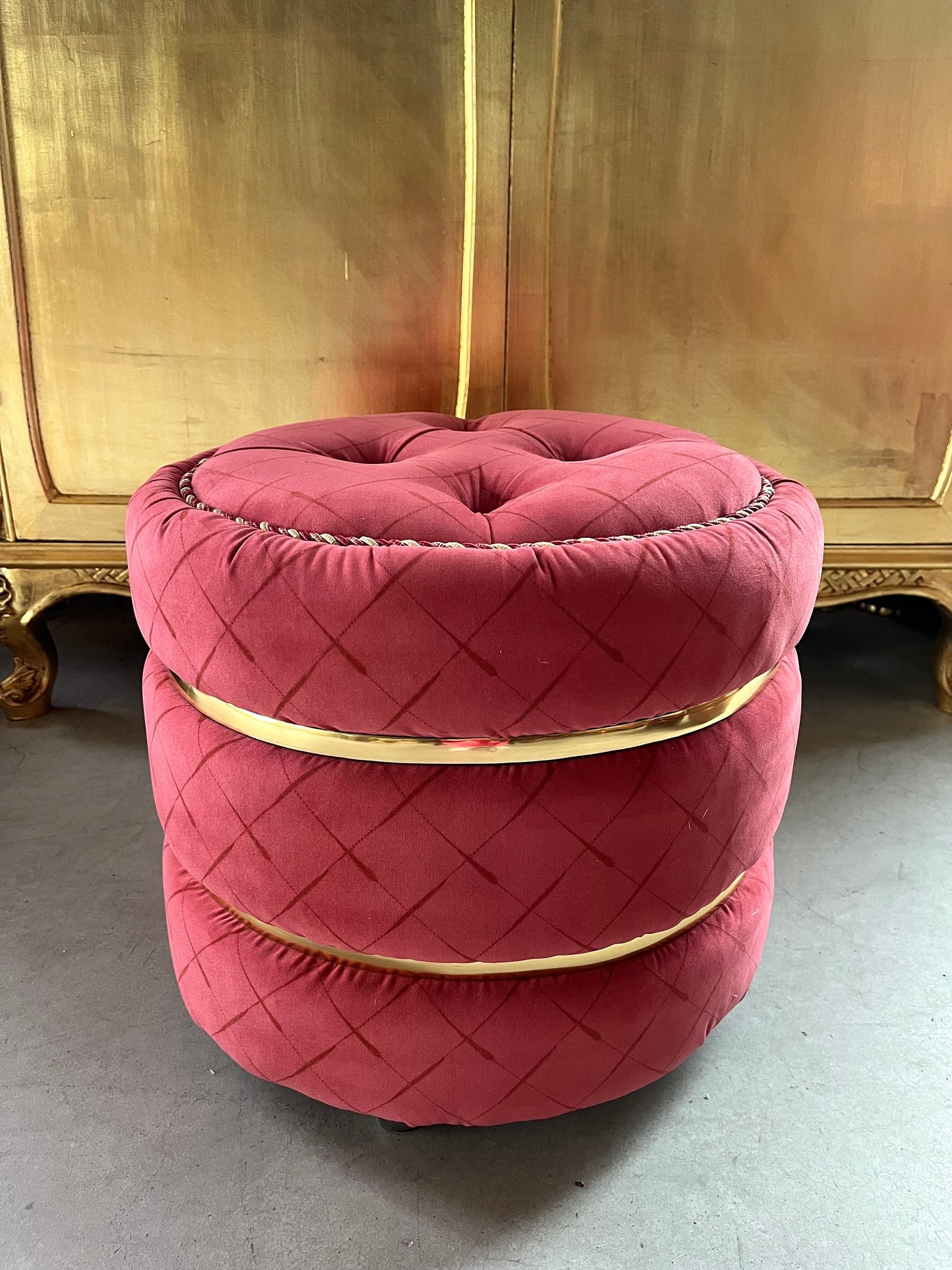 Pouf Nostalgic French Marcaron Shape Ottoman Cute Handmade Stool for Home Decor in Velvet Berry, Rosa ,Burgundy