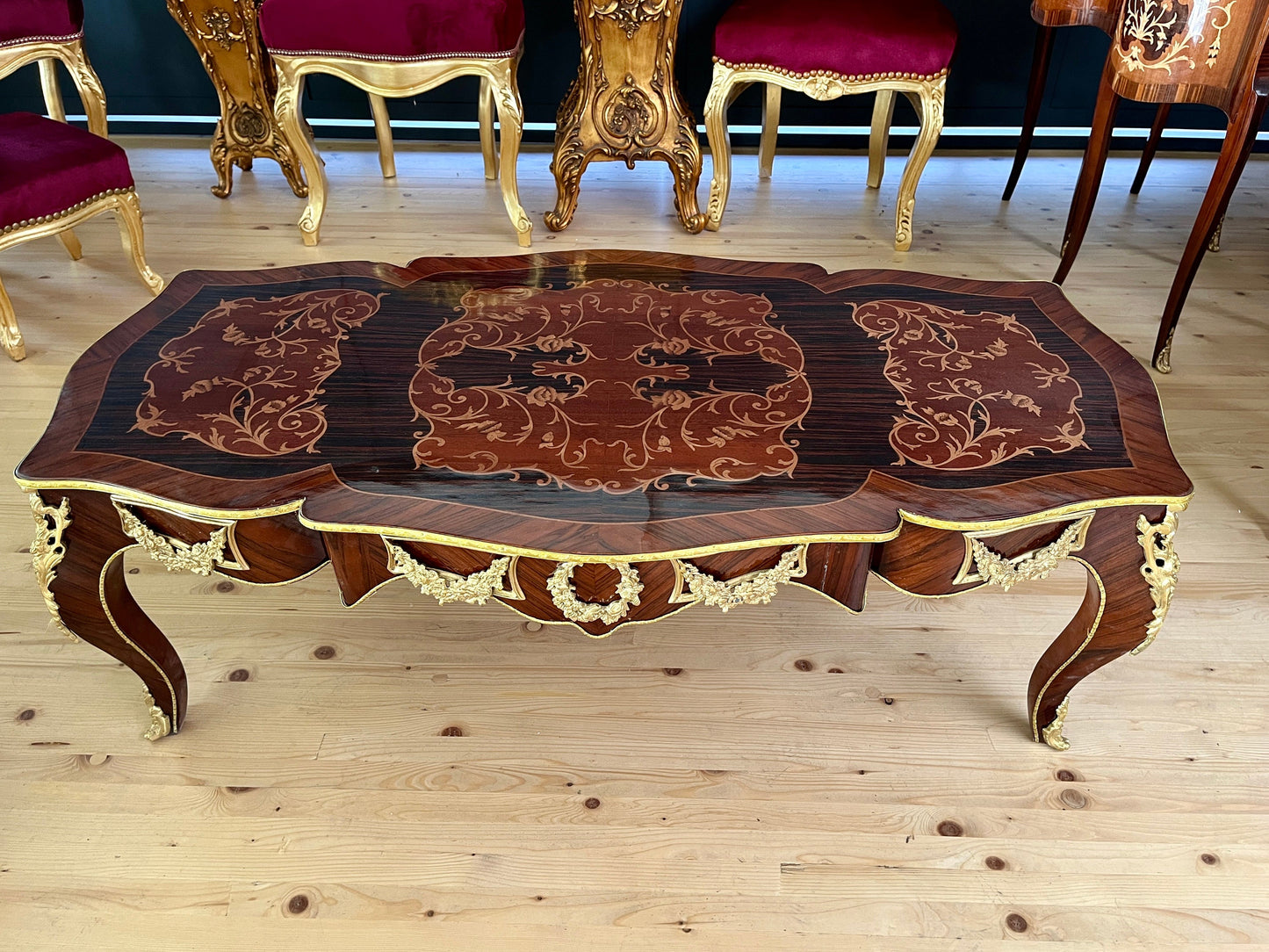 Coffee Table Nostalgic French Baroque Style Wooden Low Tea Table Retro Antique Style Brown Table for Home Decor