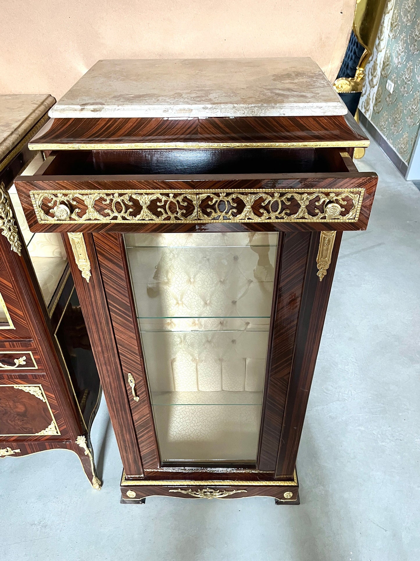 Display Cabinet French Antique Style Glass Wooden Showcase Retro Baroque Style for Home Decoration