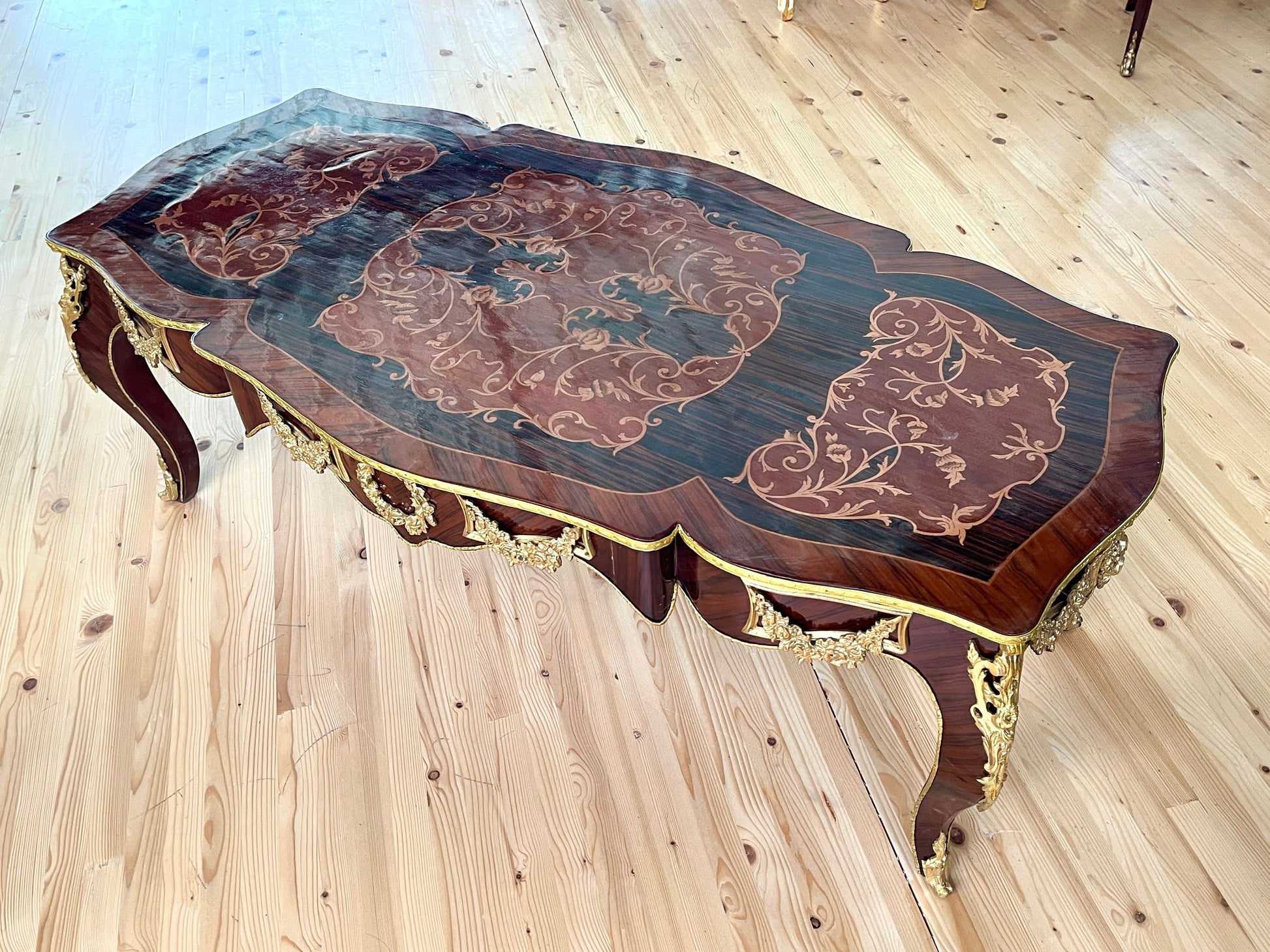 Coffee Table Nostalgic French Baroque Style Wooden Low Tea Table Retro Antique Style Brown Table for Home Decor