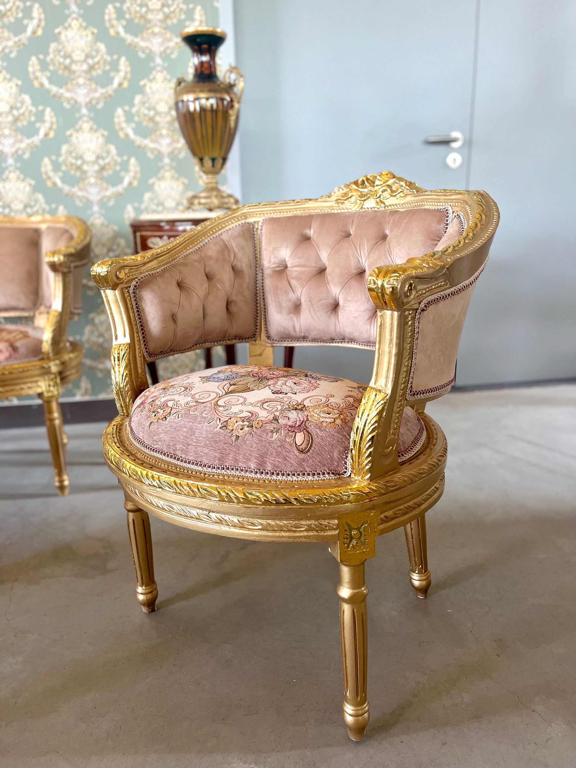 Sofa Set Retro Baroque Style Camel Color Velvet Lounge Sofa French Louis Antique Style in Gold Finish for Lodge Home