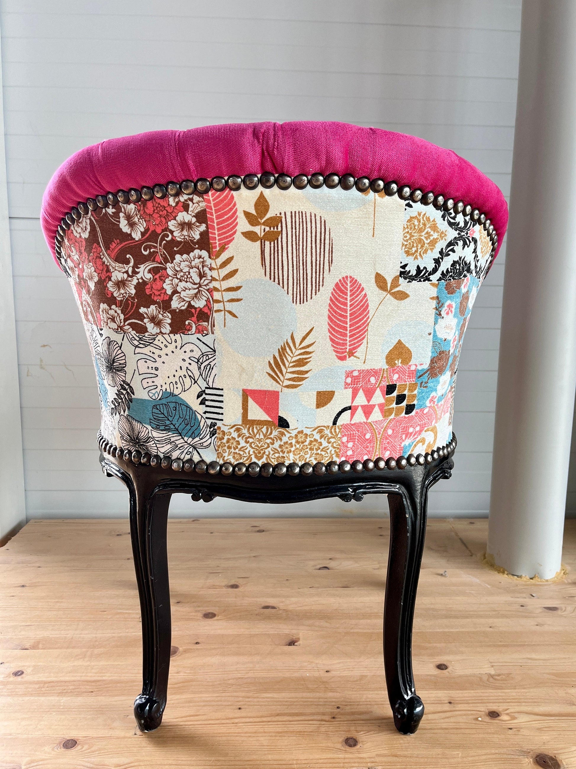 Cocktail Chair Tufted Velvet French Baroque Rococo Style in Floral Jungle Print Bar Chair Tufted Velvet Fuchsia Velvet Purple for Party Deco