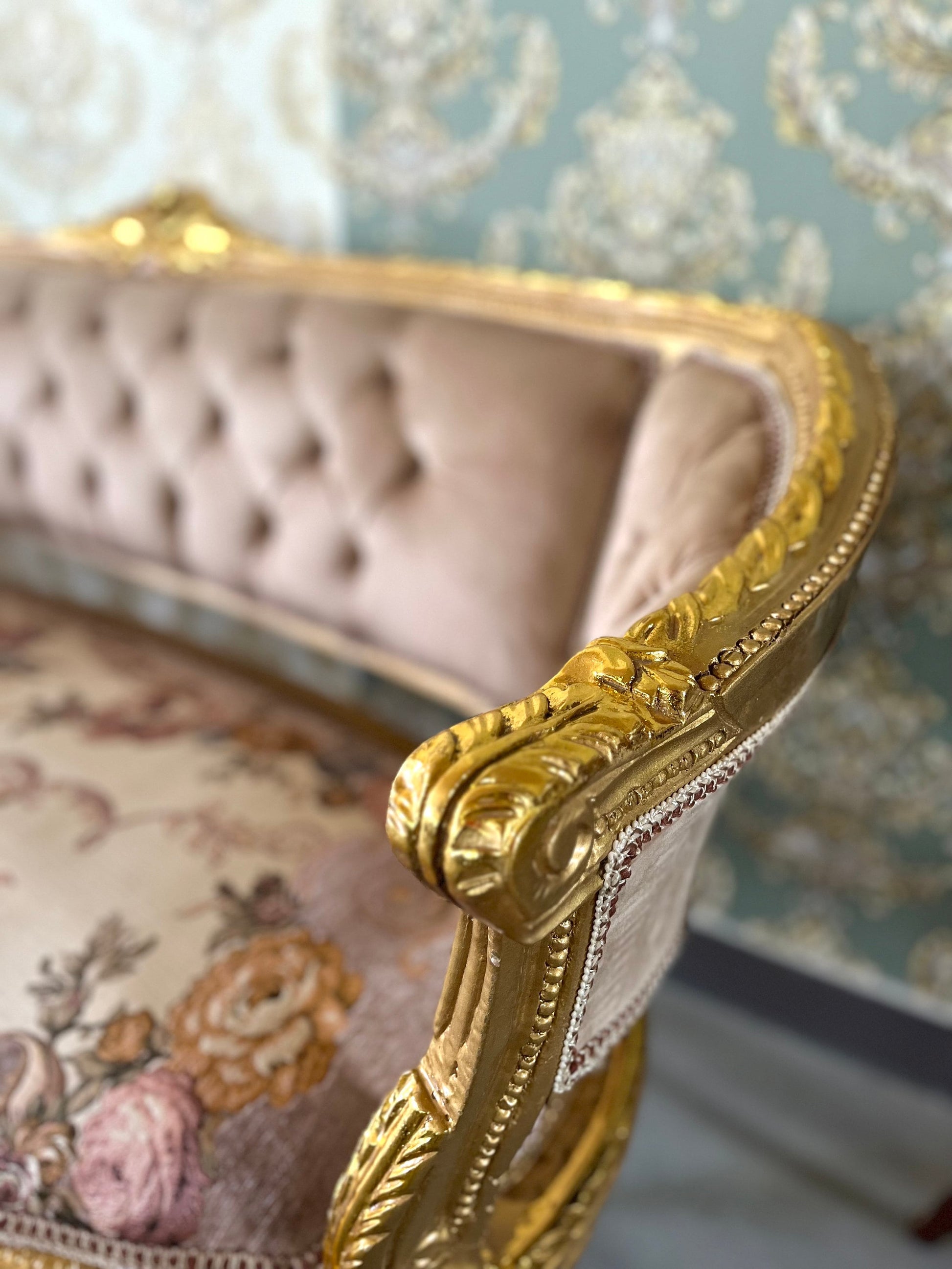 Sofa Set Retro Baroque Style Camel Color Velvet Lounge Sofa French Louis Antique Style in Gold Finish for Lodge Home