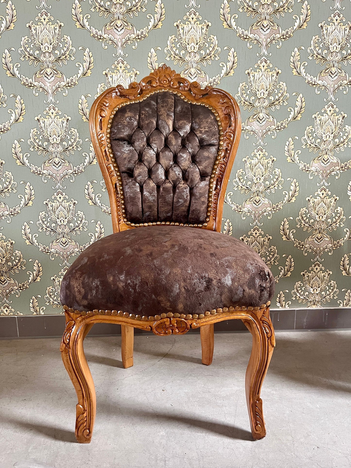 Accent Chair French Louis Style Dining Chair in Midnight Black Velvet Retro Baroque Rococo Style Chair in Brown Velvet for Home Décor