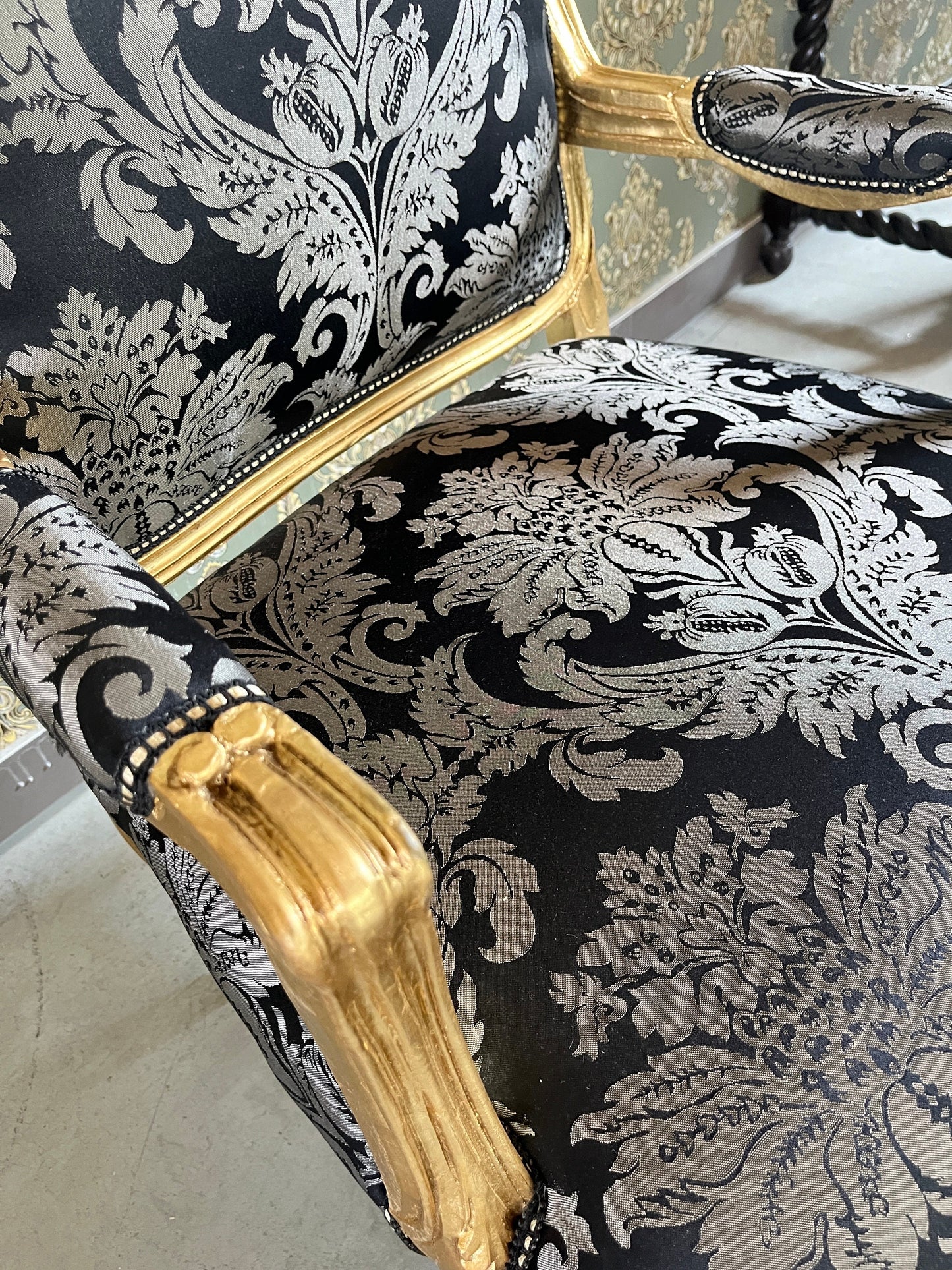 Armchair French Louis Antique Style Chair Royal Baroque Style in Gold Finish Deluxe Fabric in Gold & Black Flower Pattern for Home Décor