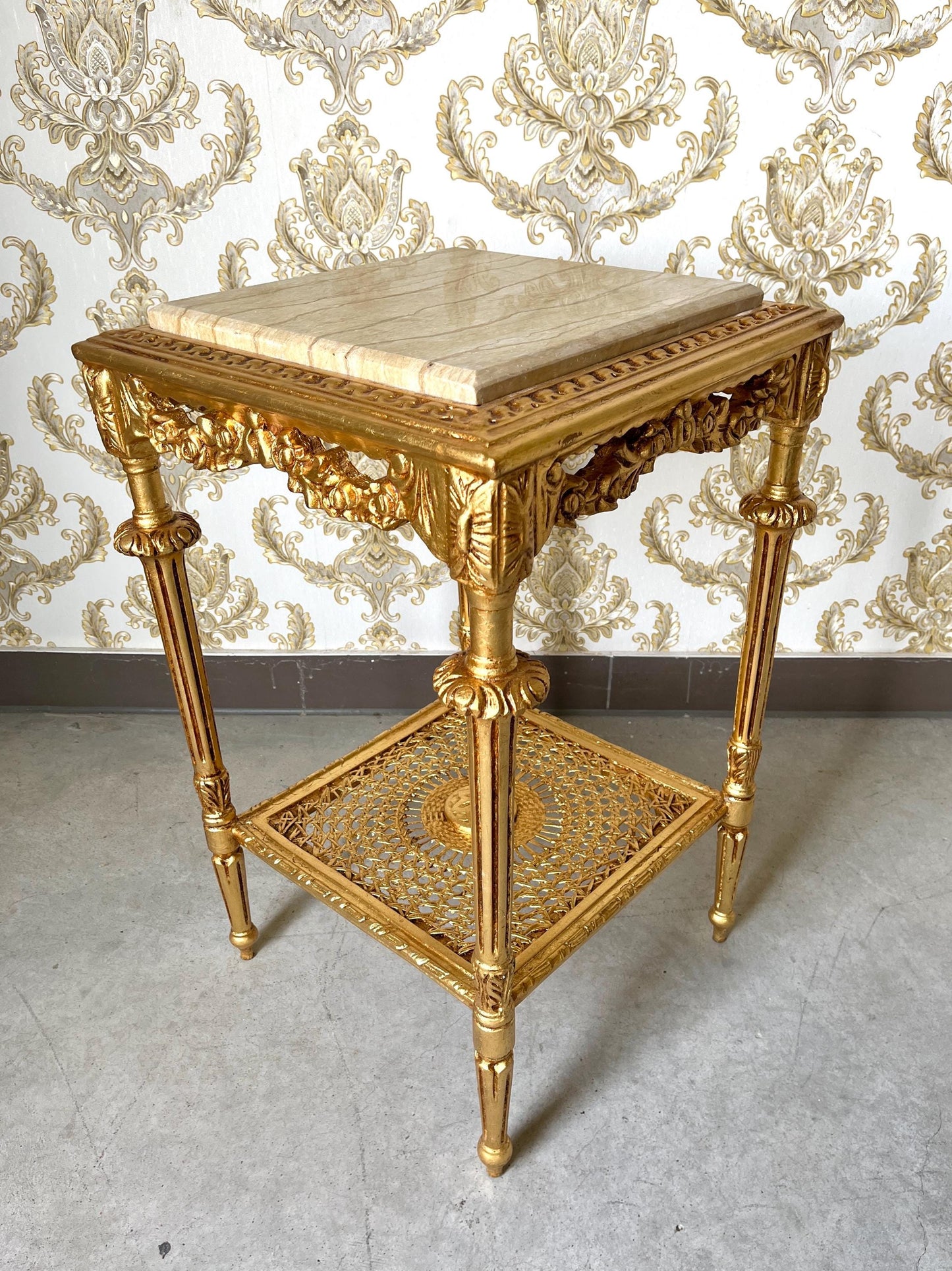 Side Table Gold & Beige Color Marble Top Retro Baroque Style Wooden Coffee Table, Gold Tea Table in Gold Finish for Home Decor