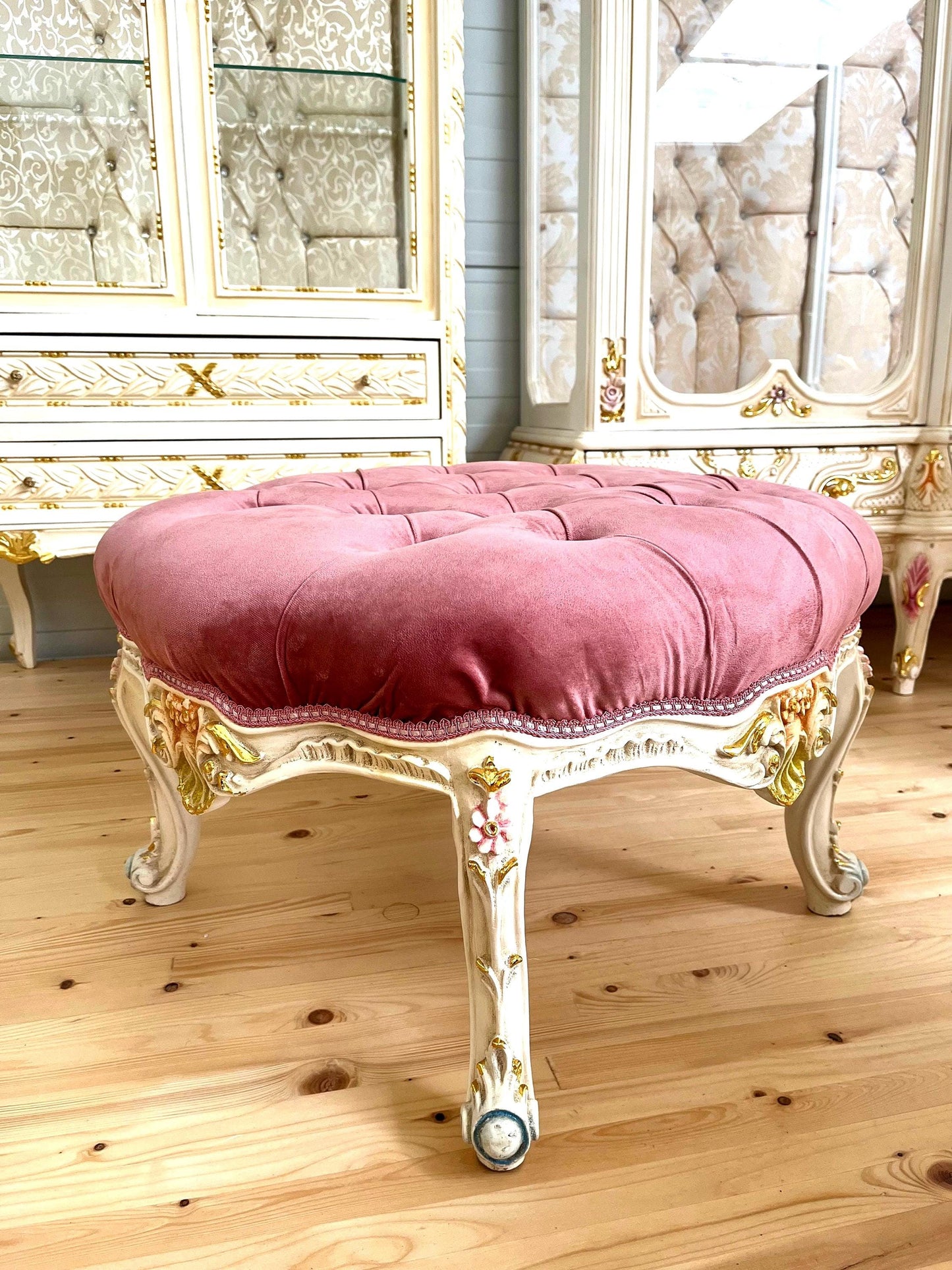 Französischer Barock-Fußhocker/ French Baroque Style Footstool- Rosa