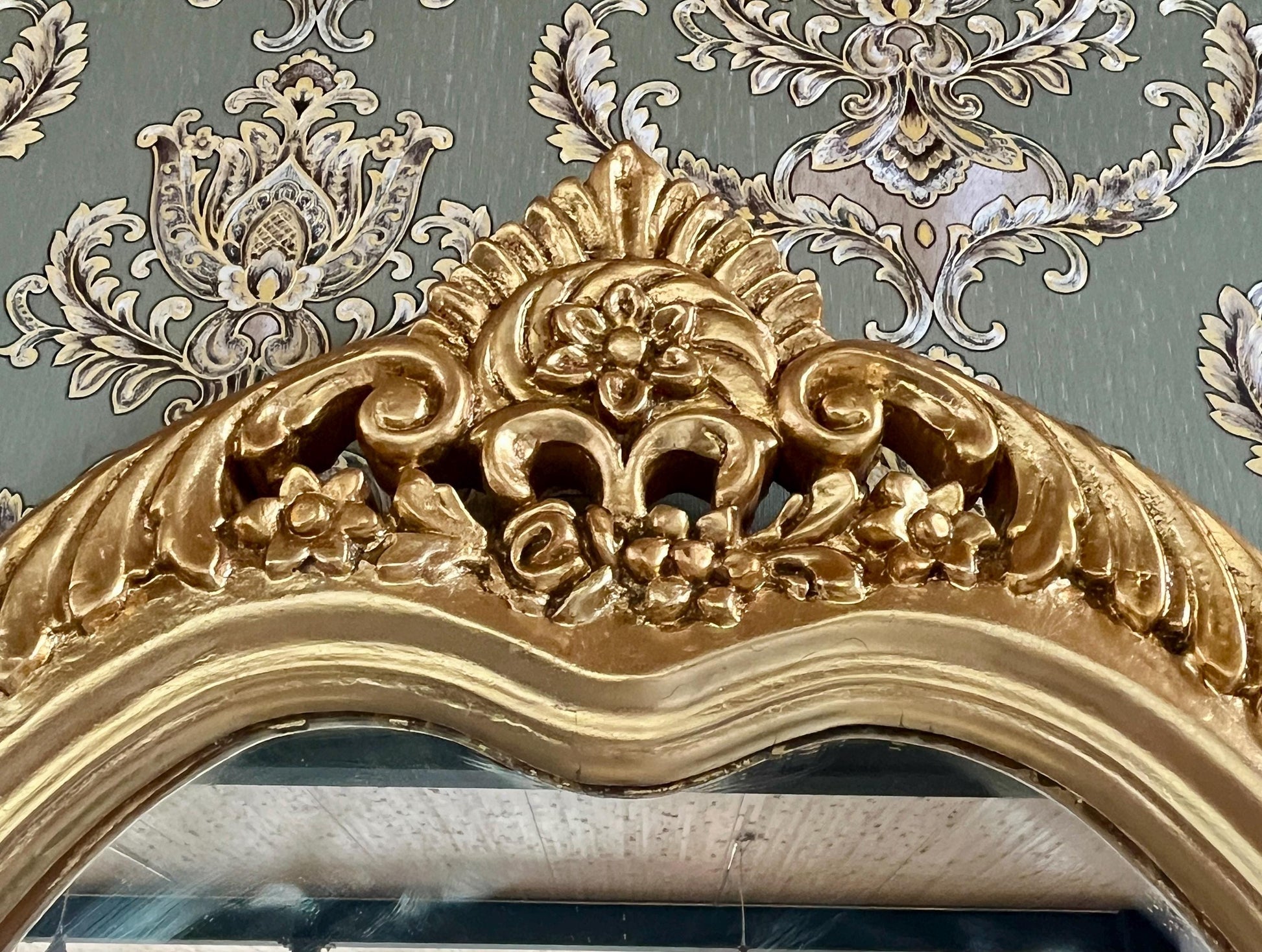 Table Console & Mirror Retro Baroque Style with Beige Marble Top Handcrafted Wooden Table in Gold Finish
