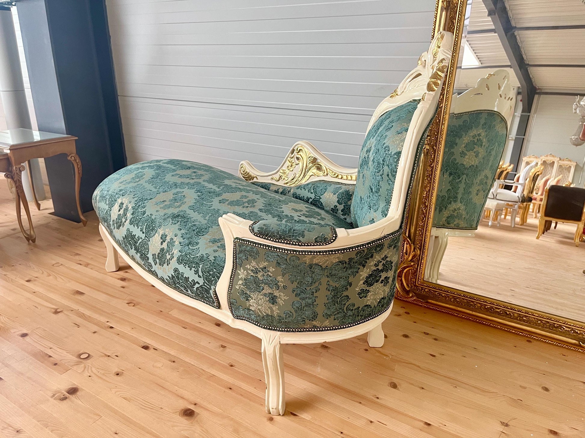 Chaise Longue Blue Velvet Damask French Antique Style in Gold Finish Retro Baroque Style Bench Green Velvet Damask for Home Decor