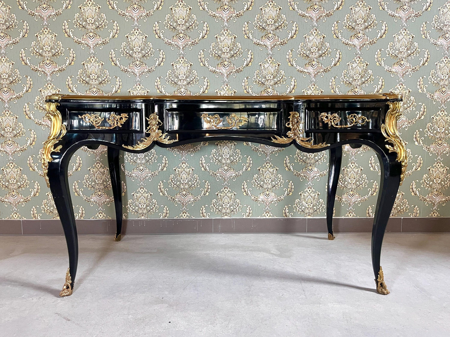 Luxurious Black Wooden Desk Antique Baroque Style Table with Bronze Ornaments at Edge Lacquered in Black - LIMITED EDITION