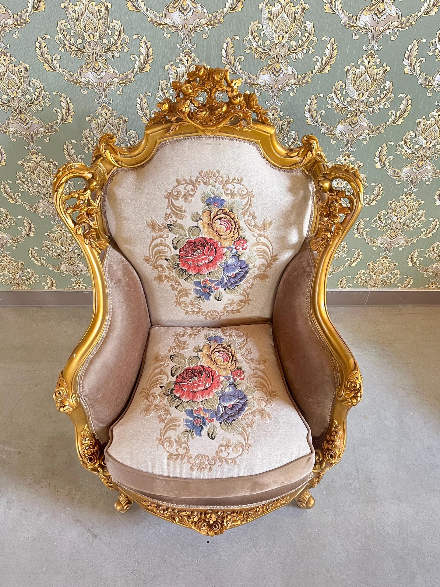 Sofa Set Royal Baroque Style Brown Velvet Counch Set with Marble Top Caffè Table Antique Style Sofa Set for Home Decor or Hotel Lobby Lounge