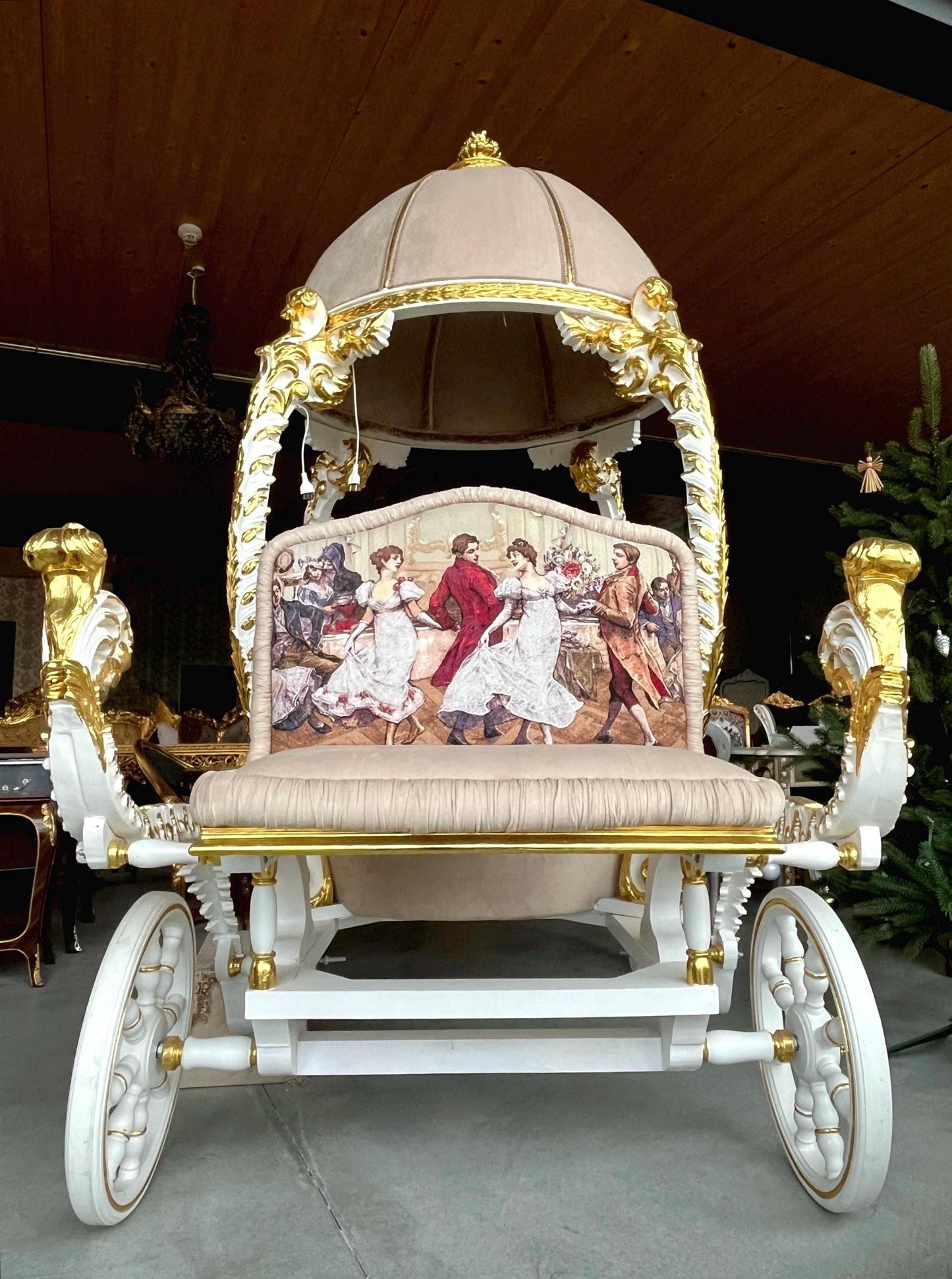 Horse Drawn Carriage Fairy Fair Look Retro Baroque Style In Beige Velvet Wooden Carriage For Wedding Party Event or Commercial Decoration