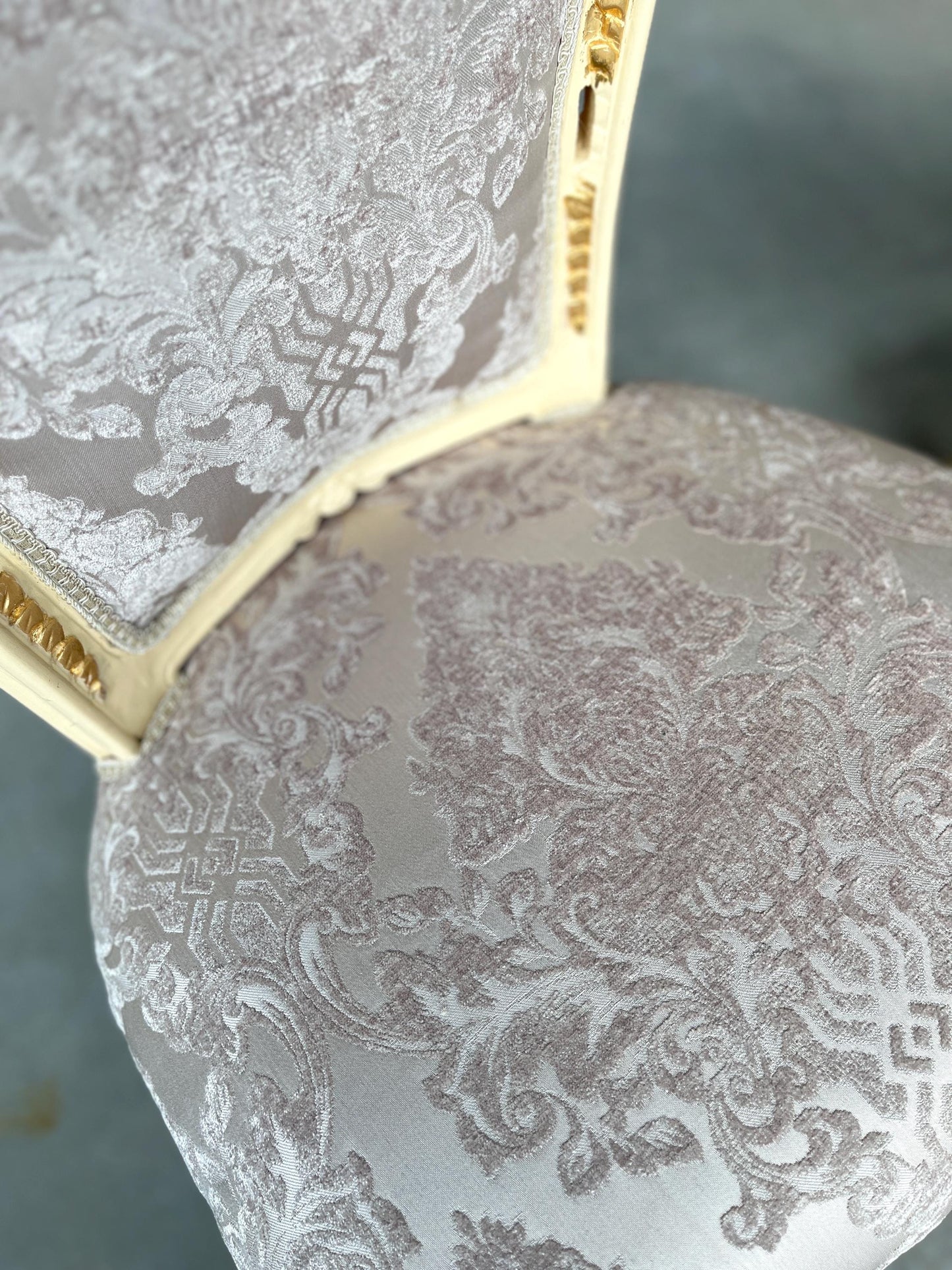 Accent Chair in Ivory Damask French Louis XV Style Dining Chair Handmade in Solid Wood Antique Baroque Style Flower Pattern for Dining Room