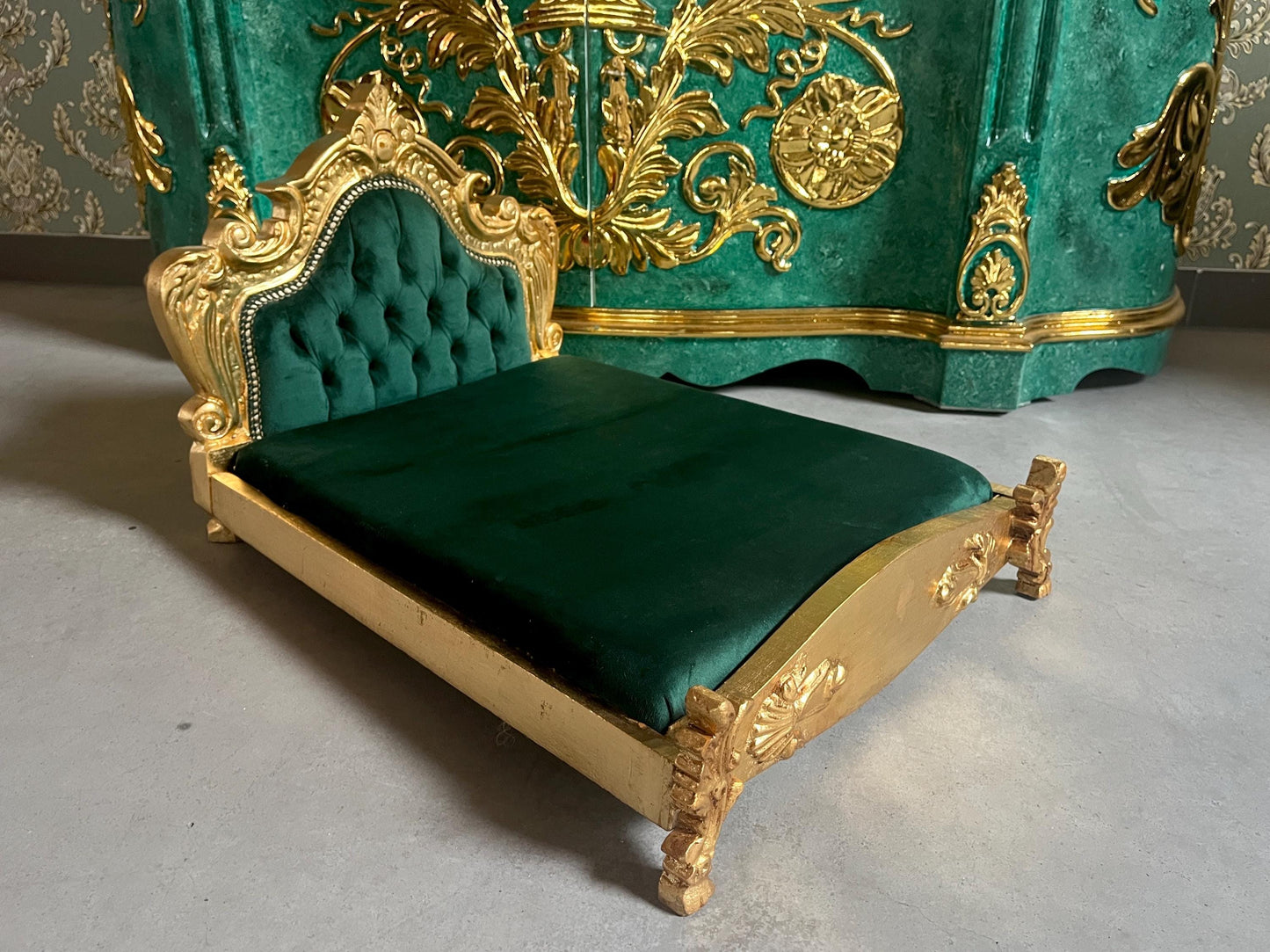 Small Pet Bed French Louis Baroque Style Dog Bed in Gold Finish Cute Baroque Rococo Pet Bed in Pink Velvet Blue Velvet & Green Velvet