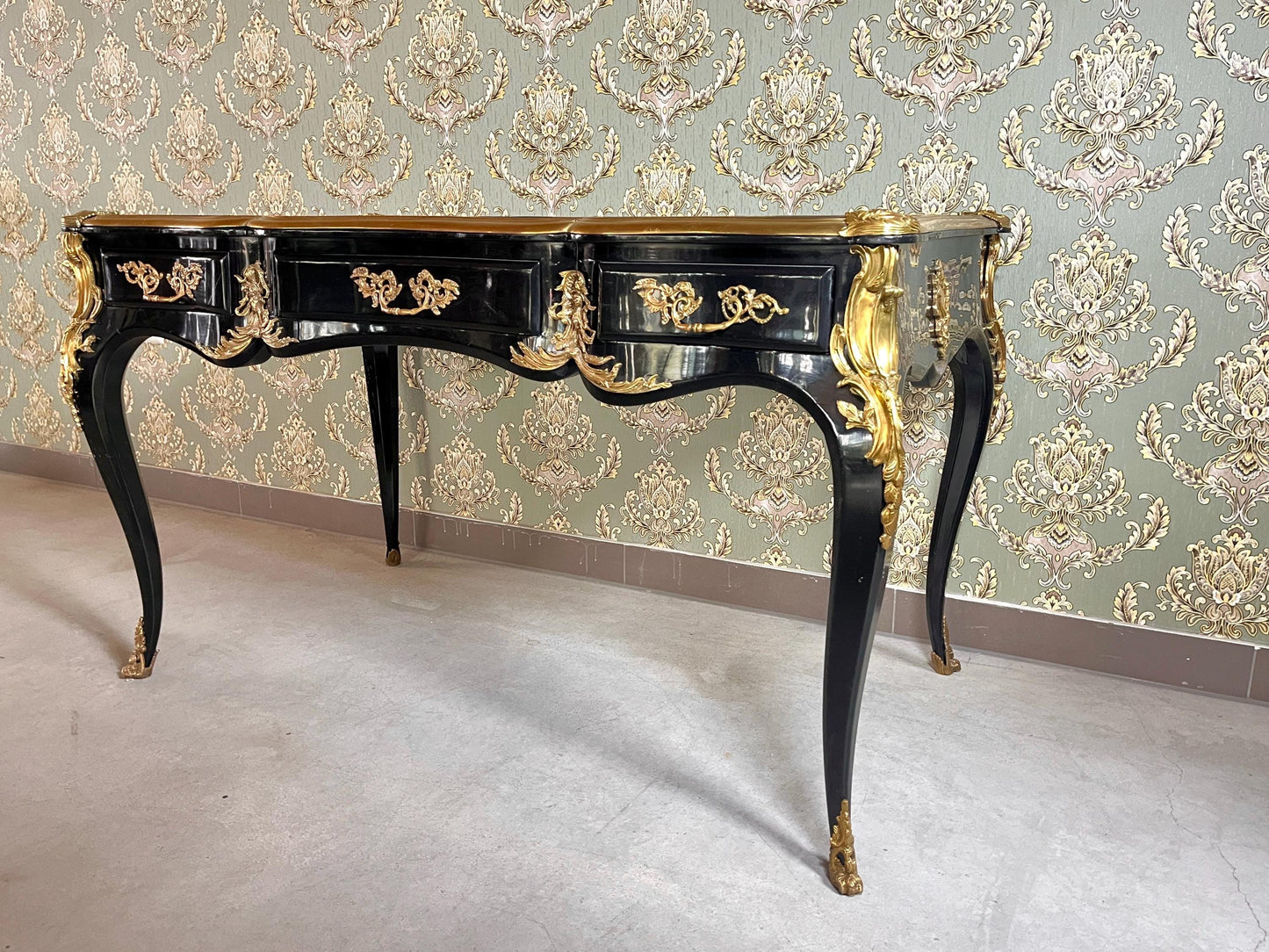 Luxurious Black Wooden Desk Antique Baroque Style Table with Bronze Ornaments at Edge Lacquered in Black - LIMITED EDITION