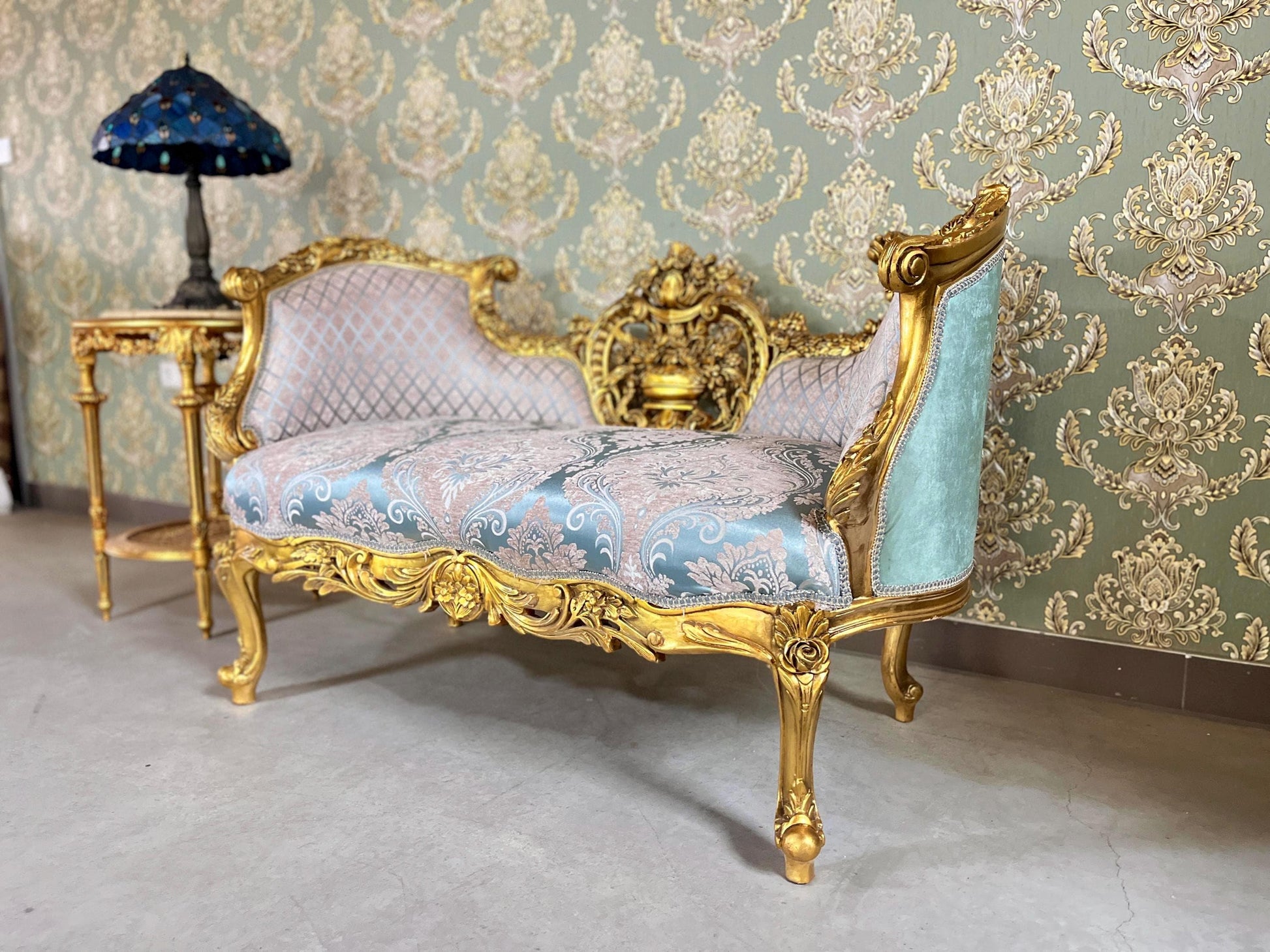 Love Seat Royal Baroque Style Bench Sky Blue Damask Flower Pattern Antique Style Couch in Gold Finish for Housewarming Party Xmas Home Gift