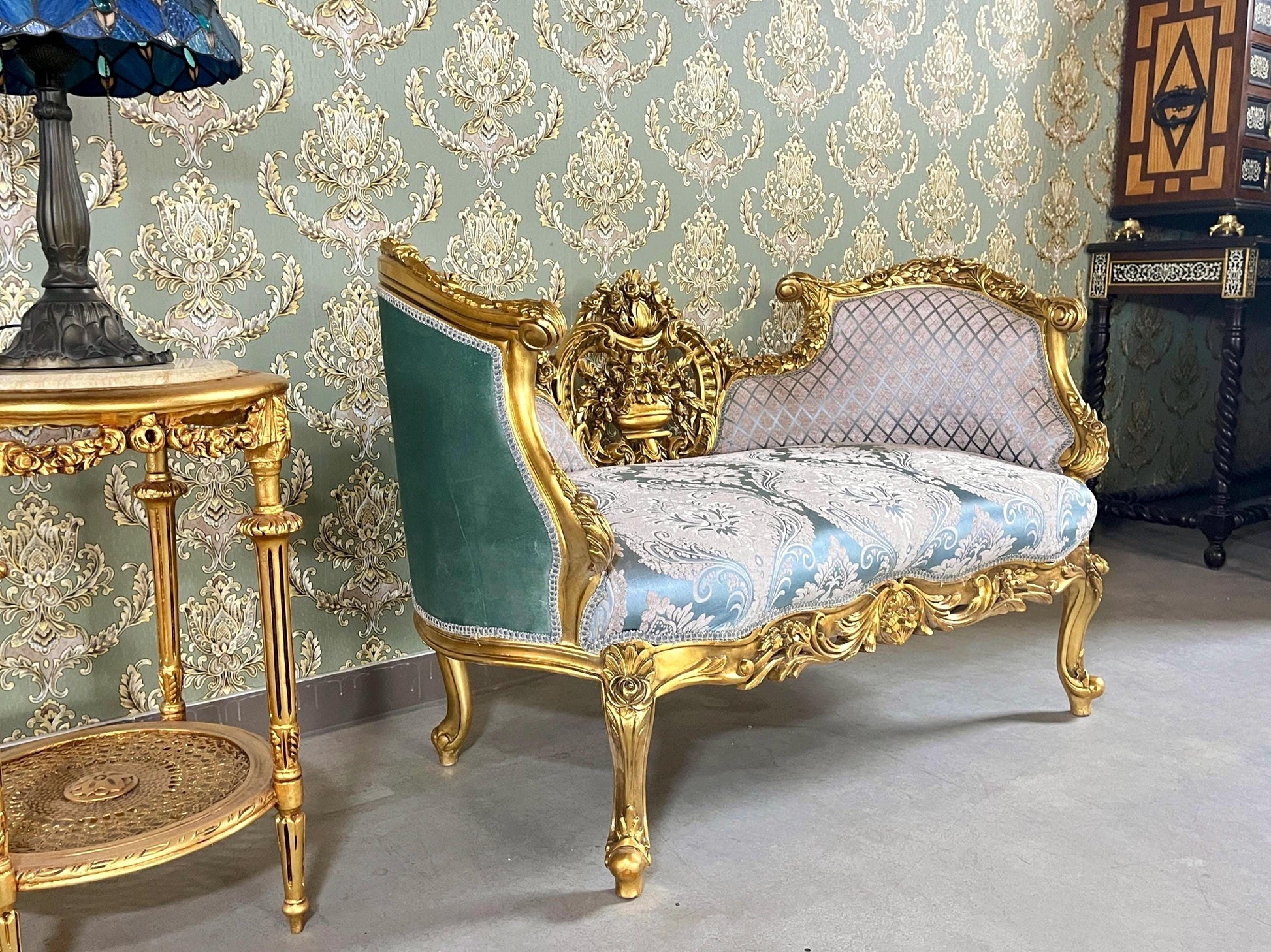 Love Seat Royal Baroque Style Bench Sky Blue Damask Flower Pattern Antique Style Couch in Gold Finish for Housewarming Party Xmas Home Gift