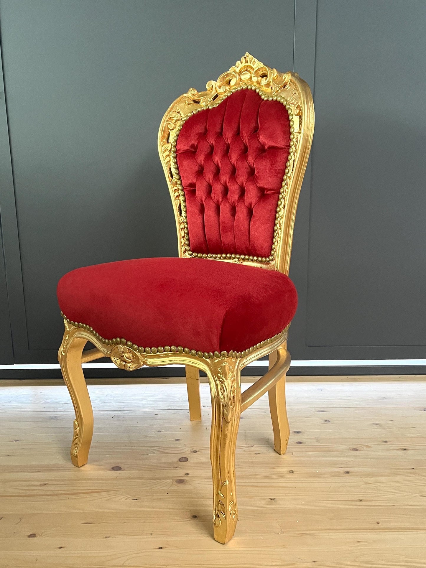 Accent Chair French Louis Style Dining Chair in Santa Red Velvet Baroque Rococo Style Chair in Gold Finish for Xmas Holiday Home Decor