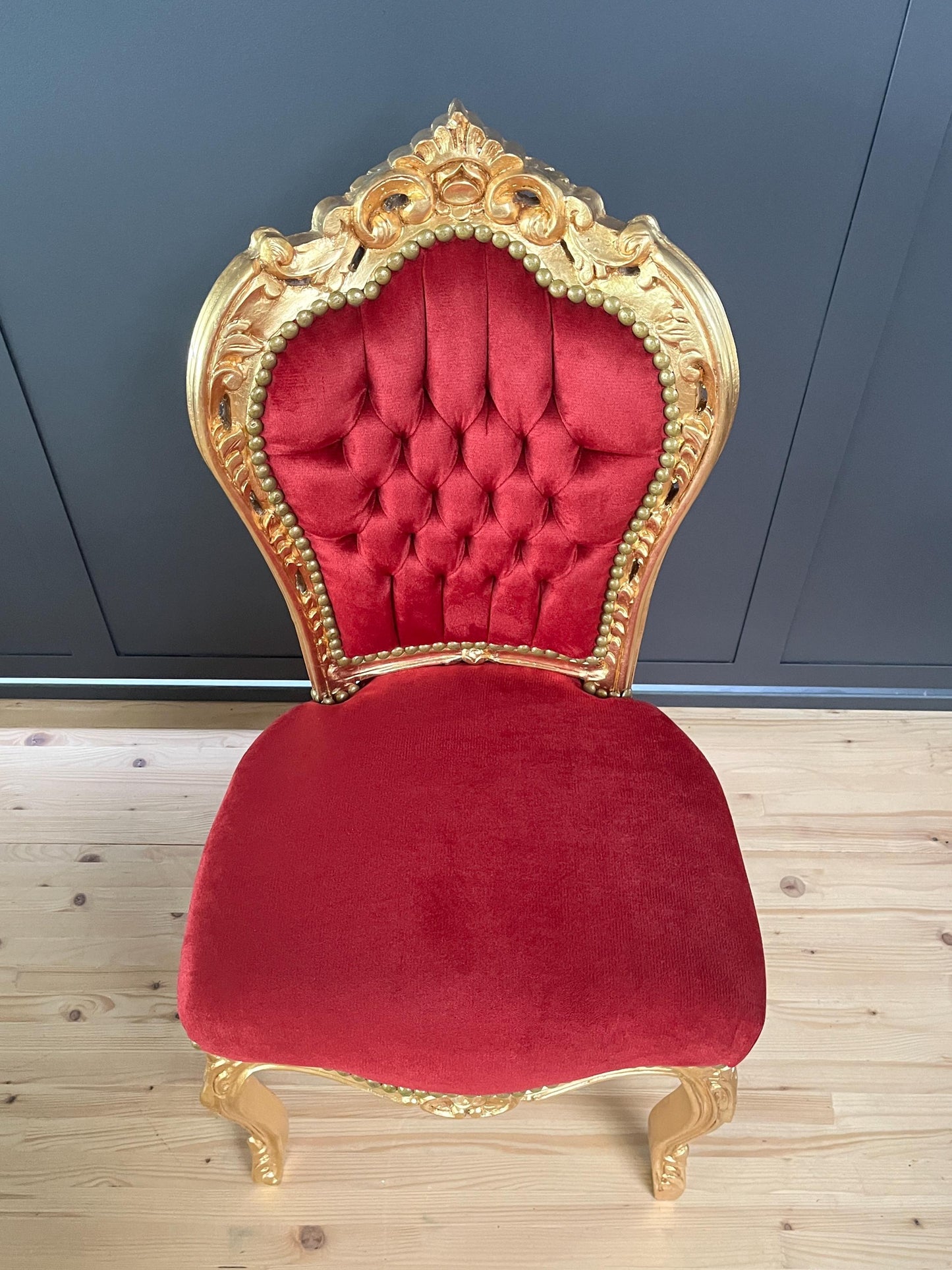 Accent Chair French Louis Style Dining Chair in Santa Red Velvet Baroque Rococo Style Chair in Gold Finish for Xmas Holiday Home Decor