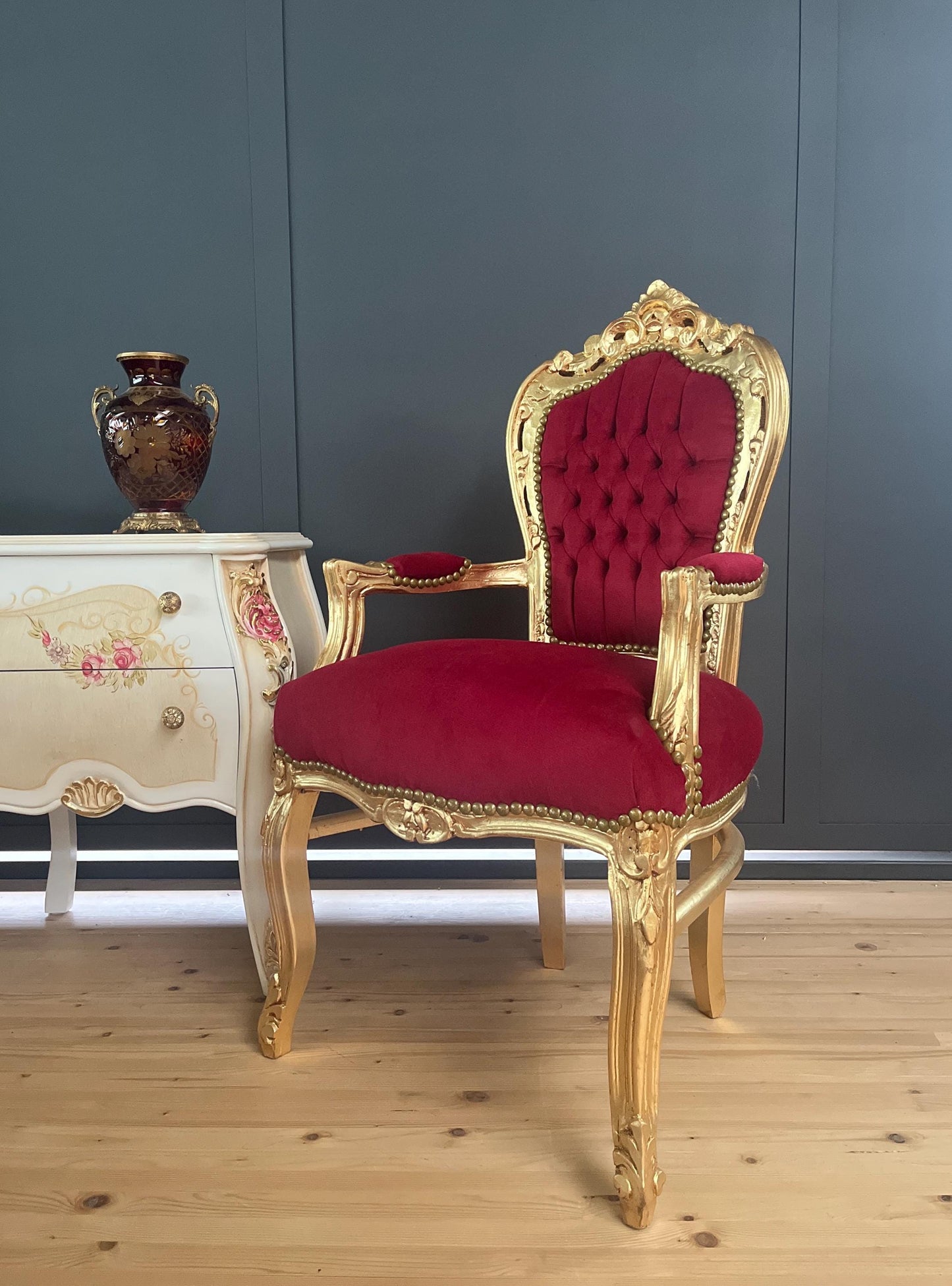 Armchair French Louis Style Red Velvet Dining Chair Antique Style Baroque Rococo Style Armchair in Gold Finish for Home
