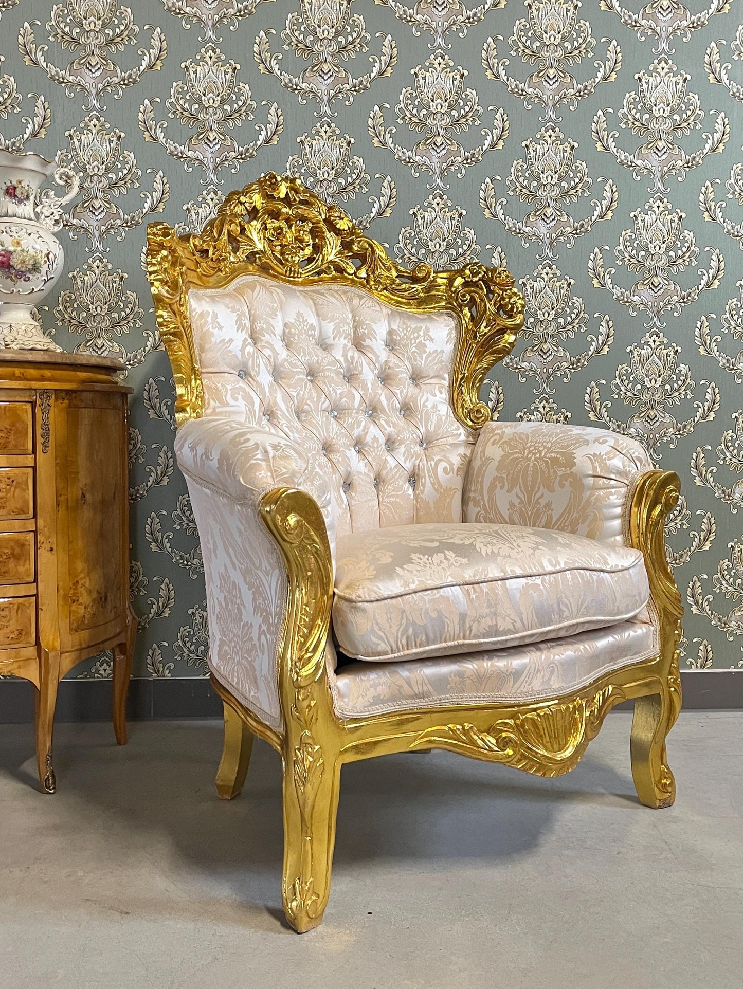 Sofa Set French Louis XV Style Tufted Velvet in Ivory Color in Gold Finish Marble Top Coffee Table Retro Baroque Style Sofa Set
