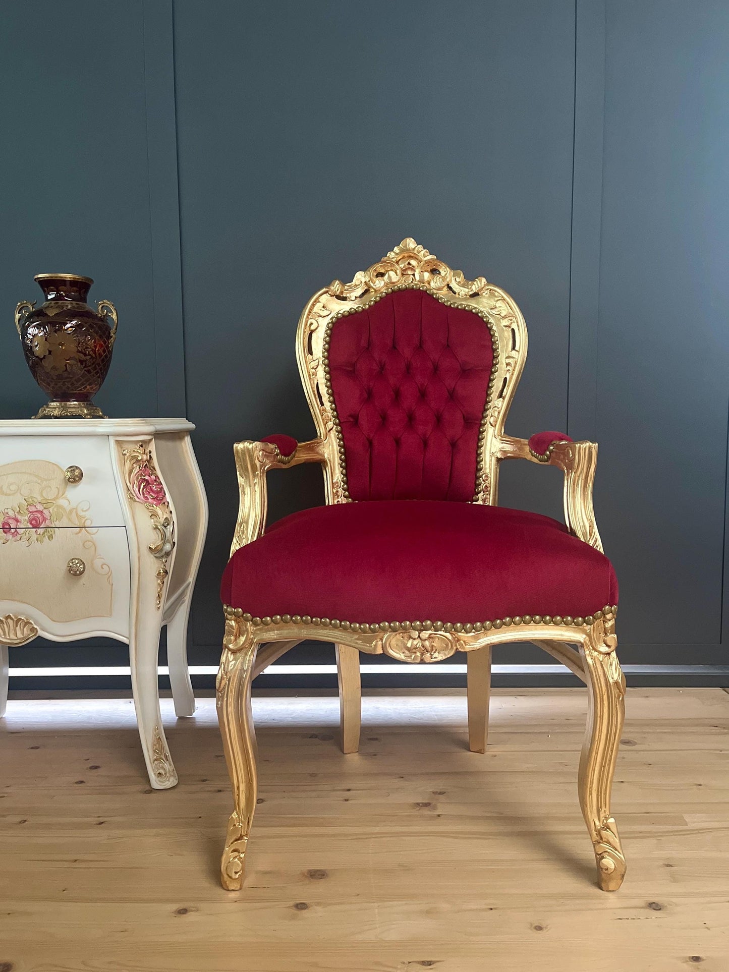 Armchair French Louis Style Red Velvet Dining Chair Antique Style Baroque Rococo Style Armchair in Gold Finish for Home