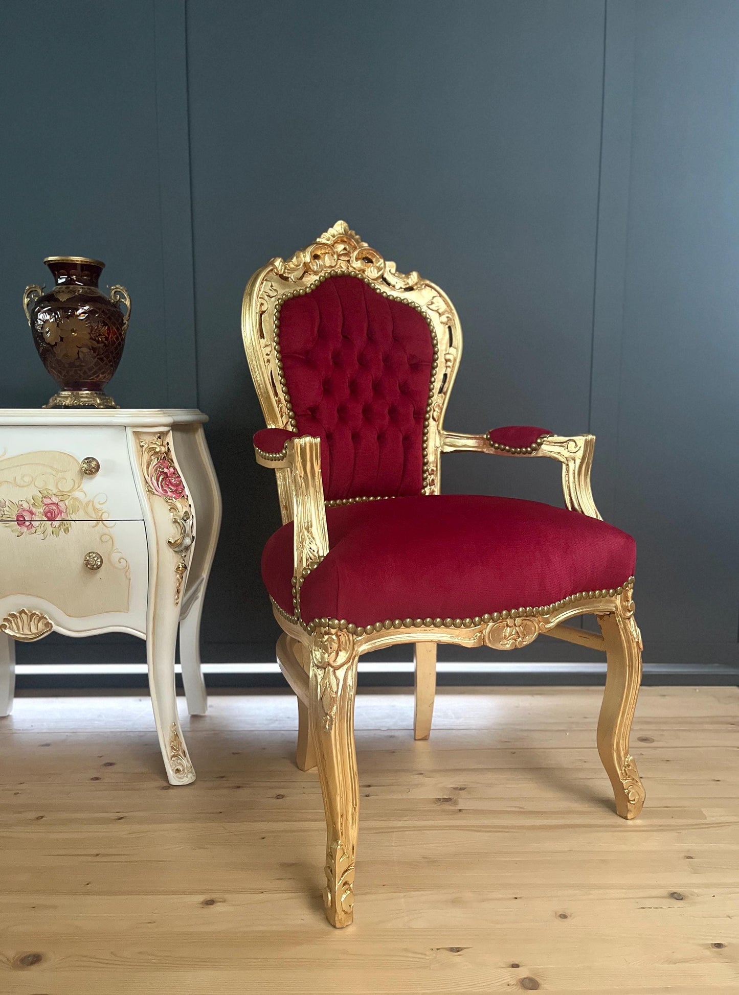 Armchair French Louis Style Red Velvet Dining Chair Antique Style Baroque Rococo Style Armchair in Gold Finish for Home
