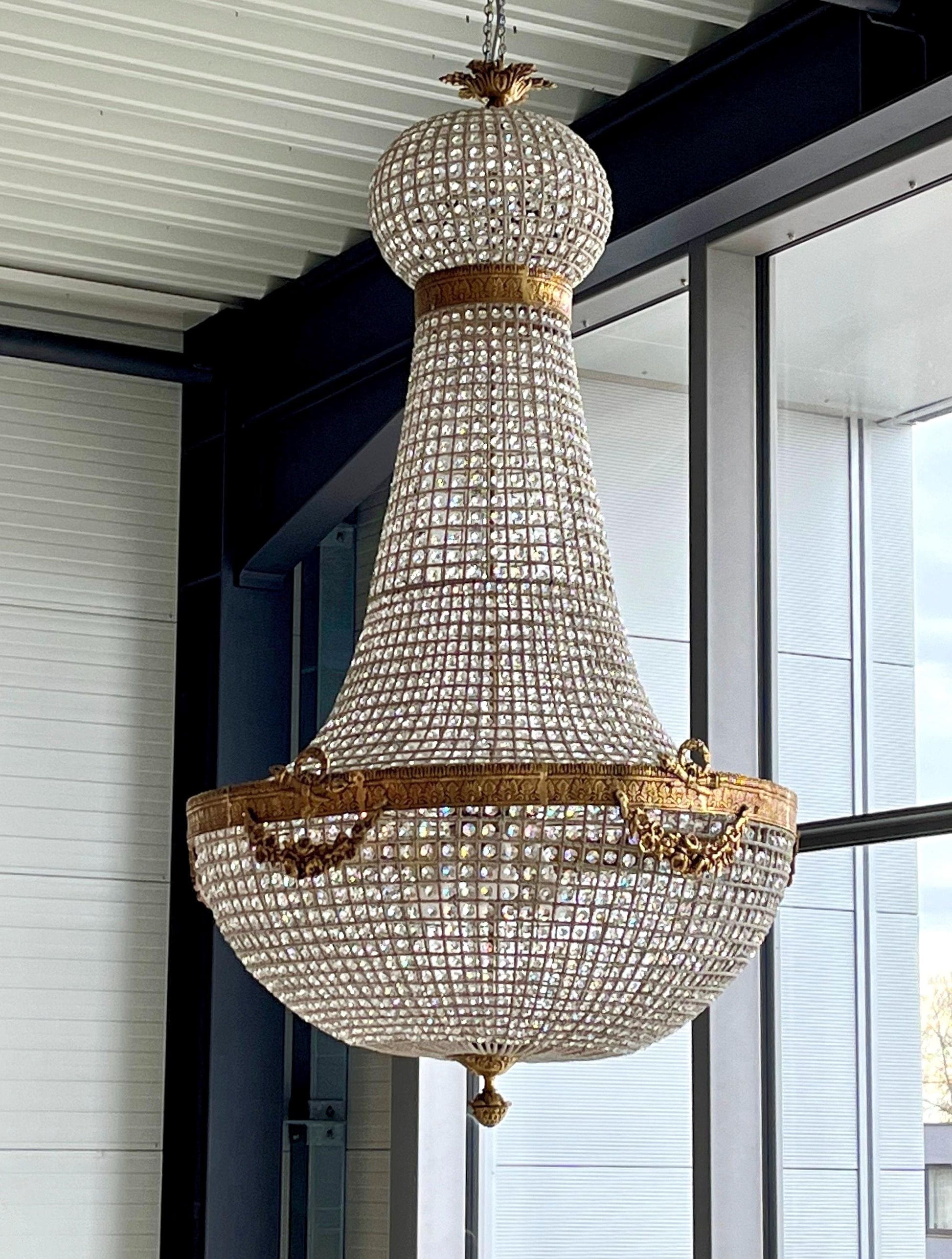 Huge Chandelier French Baroque Rococo Handmade Style in Gold Bronze in Silver Brass Ornaments for Hotel Lobby for New House Decor Chandelier