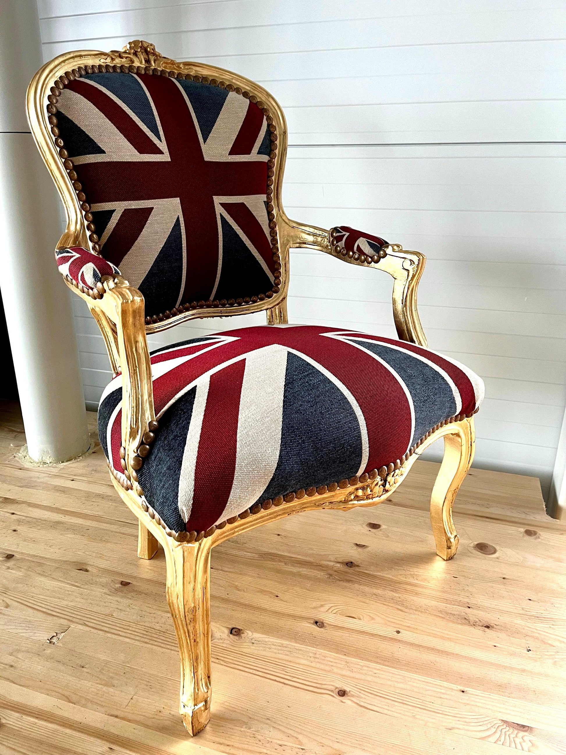 Französischer Sessel im Louis-Barock-Stil French Baroque Style Armchair in Union Jack Print Gold Finish