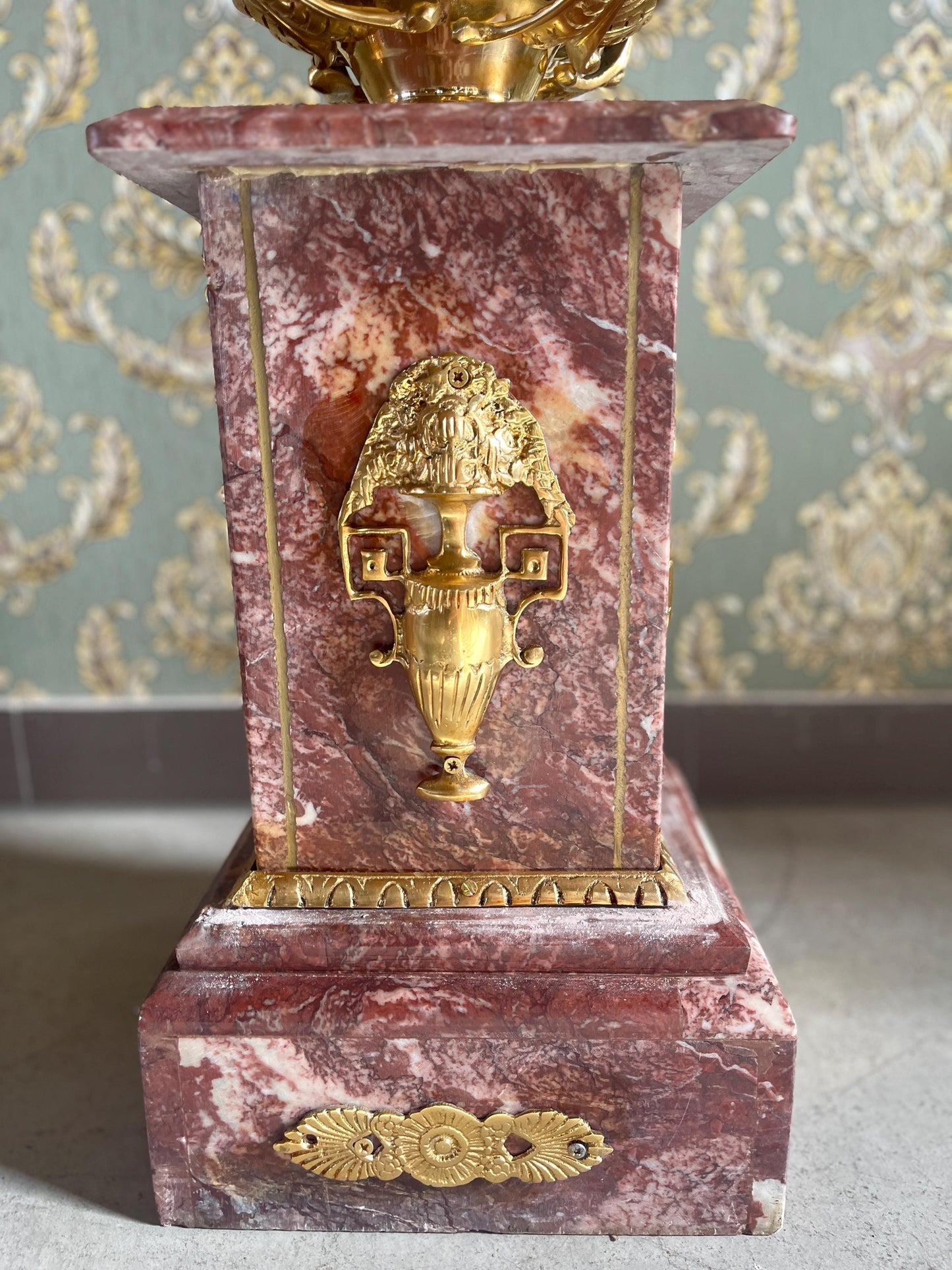 Huge Marble Pillar with Brass Royal Marble Column Italian Antique Look Pillar, A Pair Set of Marble Pillar For Home Decor For Hotel Entrance