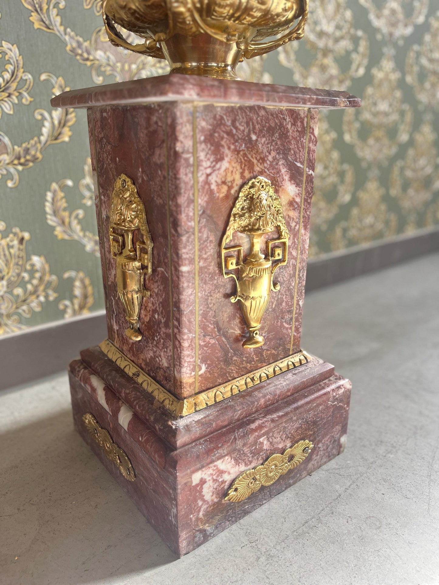 Huge Marble Pillar with Brass Royal Marble Column Italian Antique Look Pillar, A Pair Set of Marble Pillar For Home Decor For Hotel Entrance