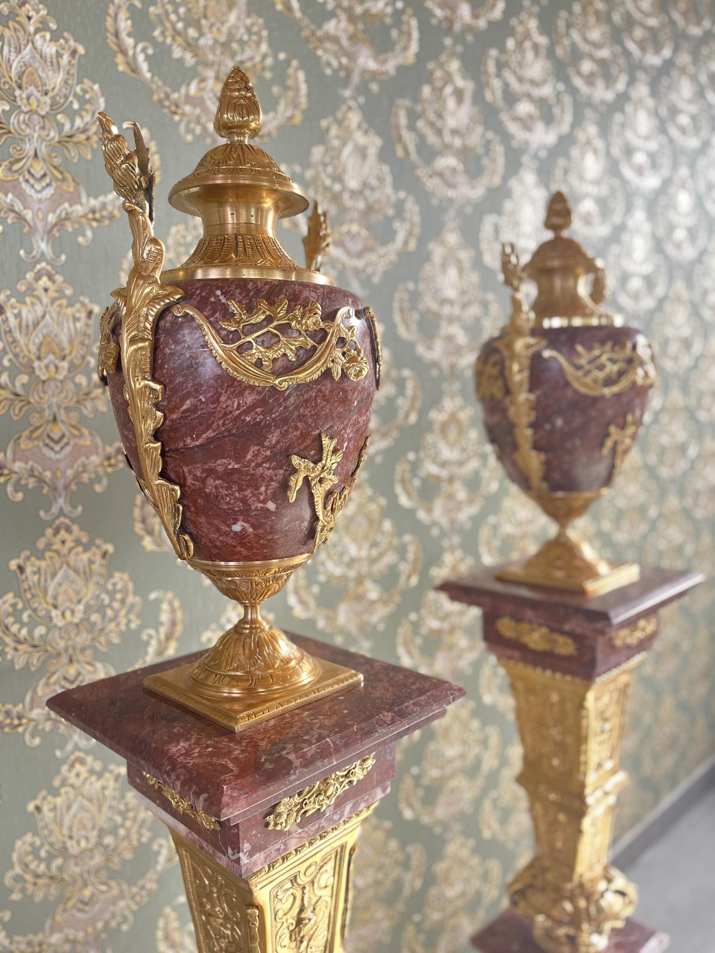 Huge Marble Pillar with Brass Royal Marble Column Italian Antique Look Pillar, A Pair Set of Marble Pillar For Home Decor For Hotel Entrance