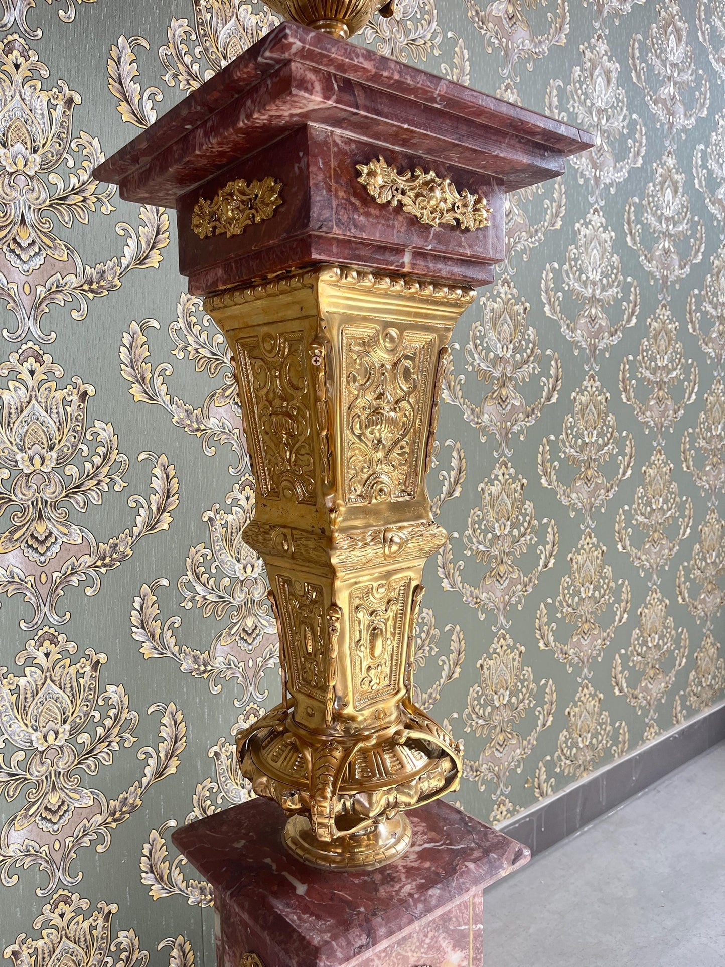 Huge Marble Pillar with Brass Royal Marble Column Italian Antique Look Pillar, A Pair Set of Marble Pillar For Home Decor For Hotel Entrance