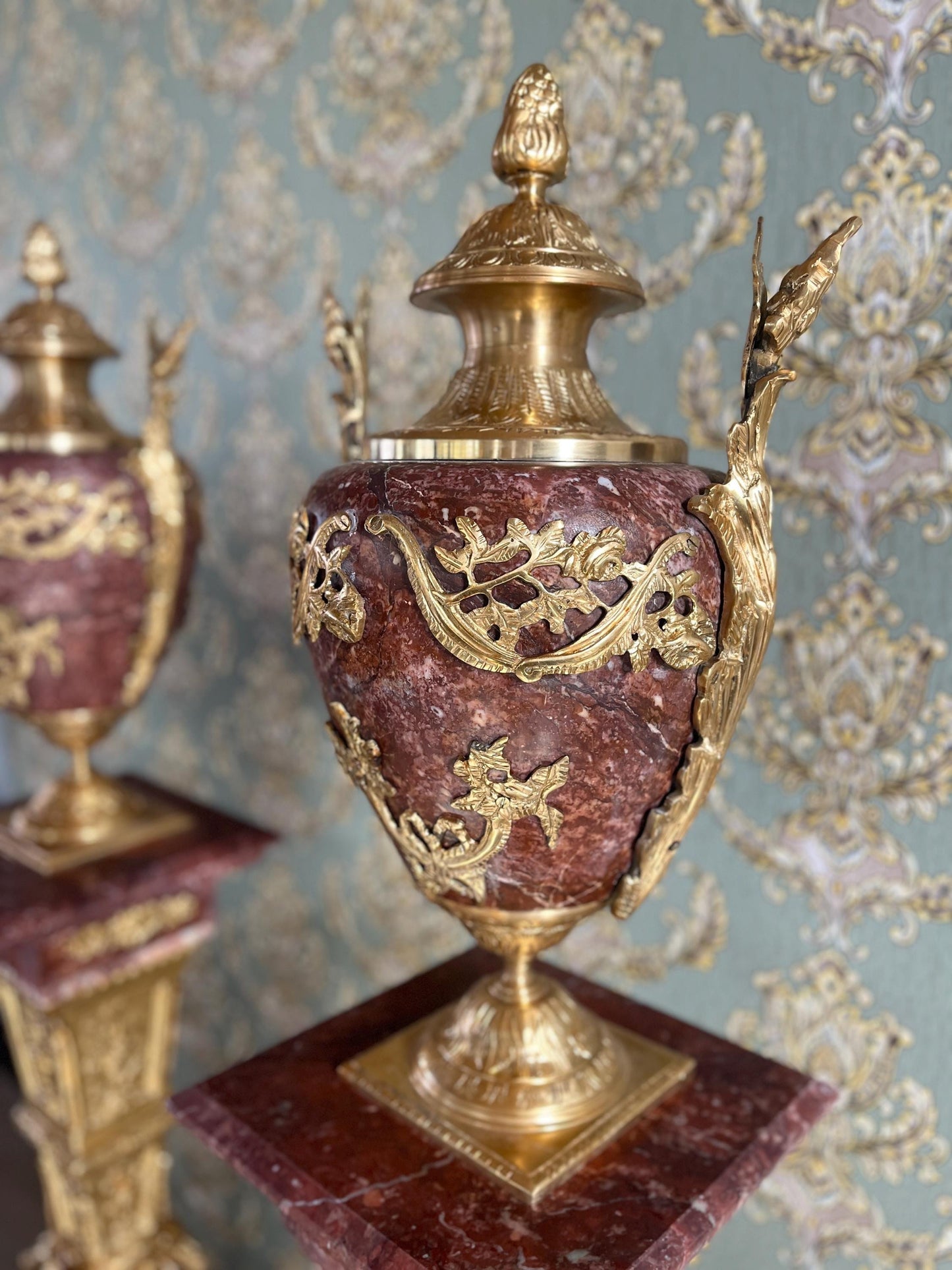 Huge Marble Pillar with Brass Royal Marble Column Italian Antique Look Pillar, A Pair Set of Marble Pillar For Home Decor For Hotel Entrance