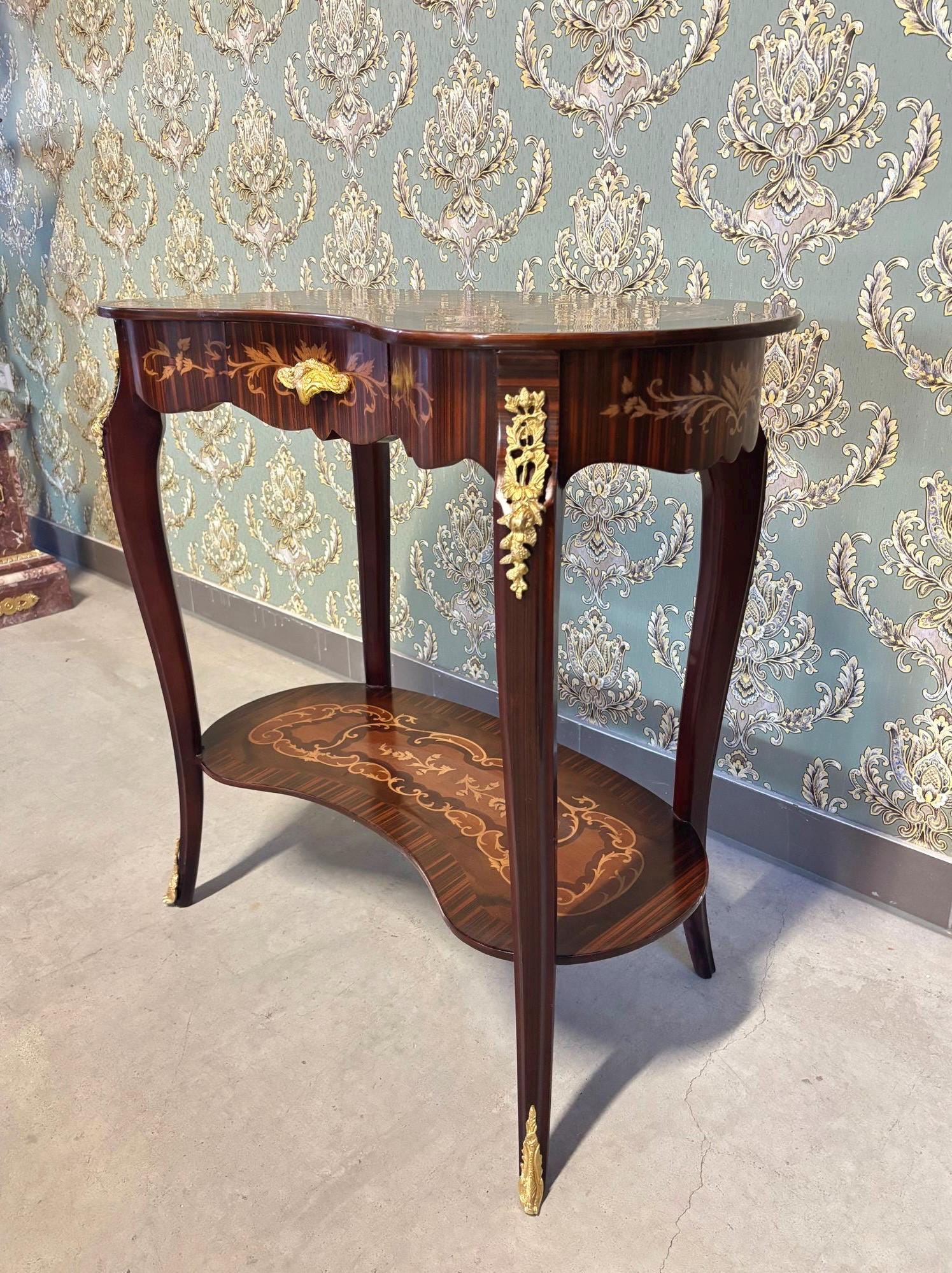 Wooden Side Table Baroque Coffee Table Handmade Retro Brown Side Table Pea Shape Antique Style Living Room End Table in Brown for Home Decor