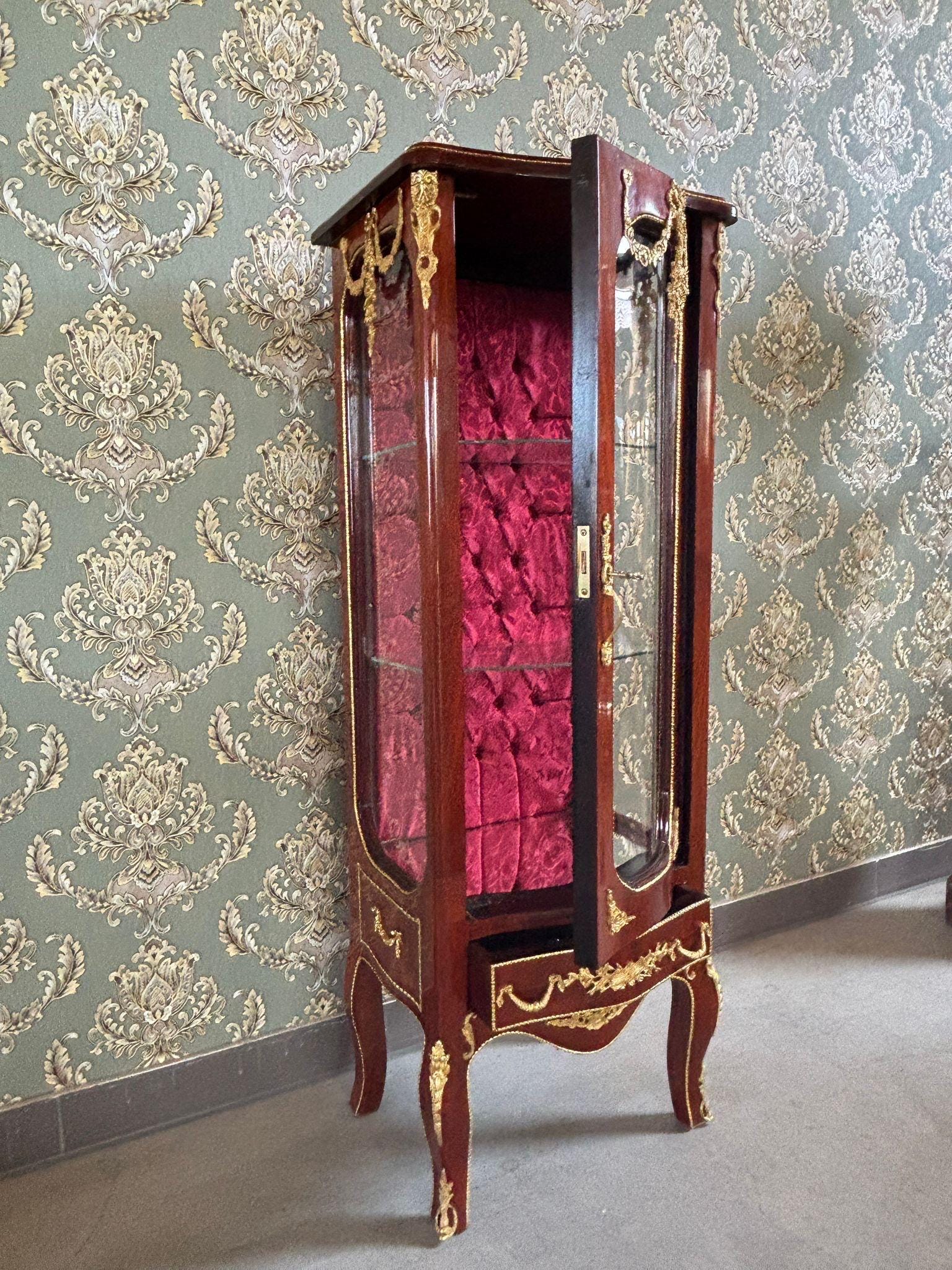 Wooden Display Cabinet French Antique Style Brown Showcase Retro Baroque Glass 3-Shelf Cabinet Bordeaux Fabric at Back for Home Decor