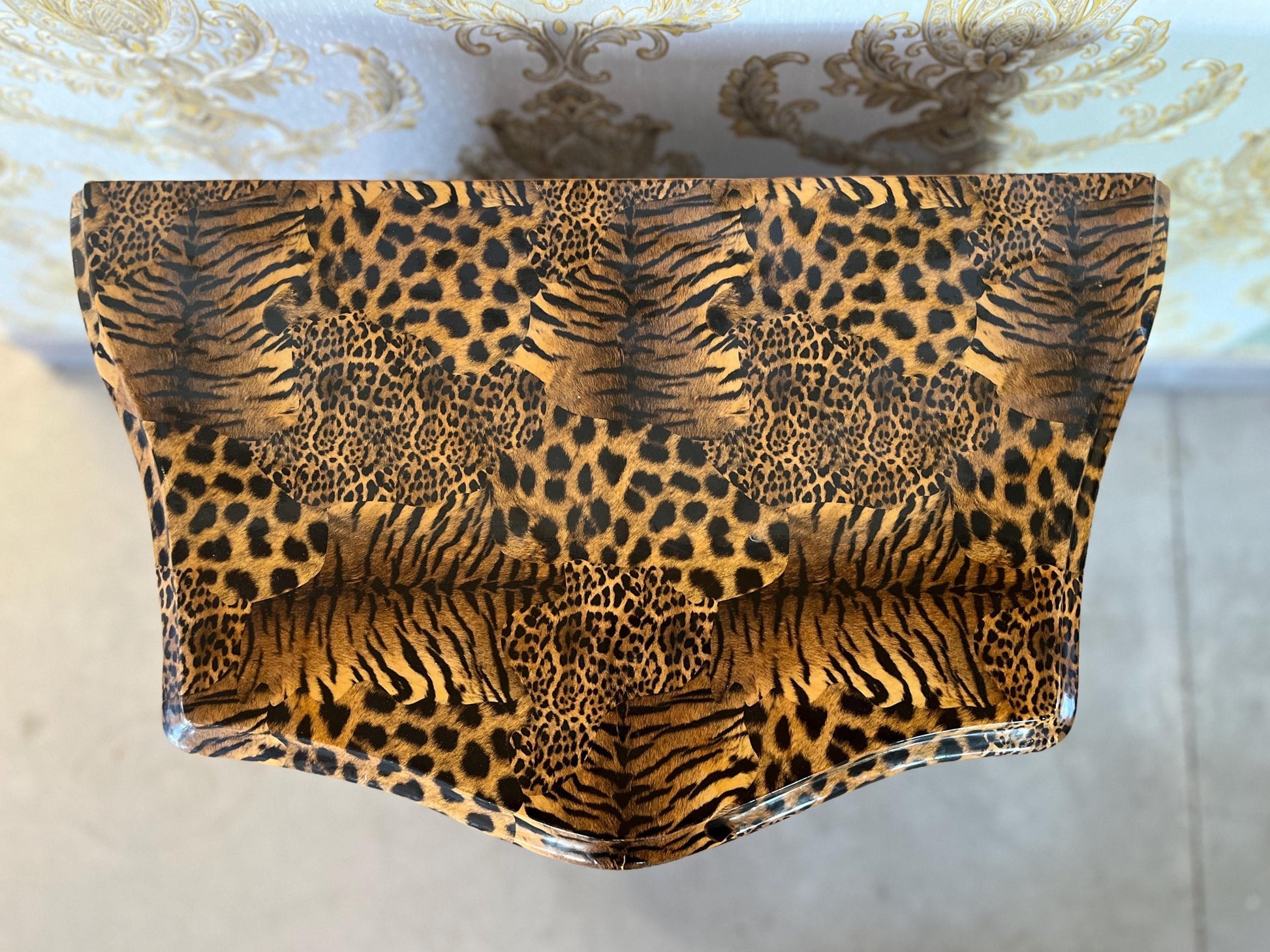 Night Stand French Louis Style in Tiger Animal Print Bedside Table Rococo Style Brass Ornaments Inlaid 2 drawers for Bedroom Home Decor