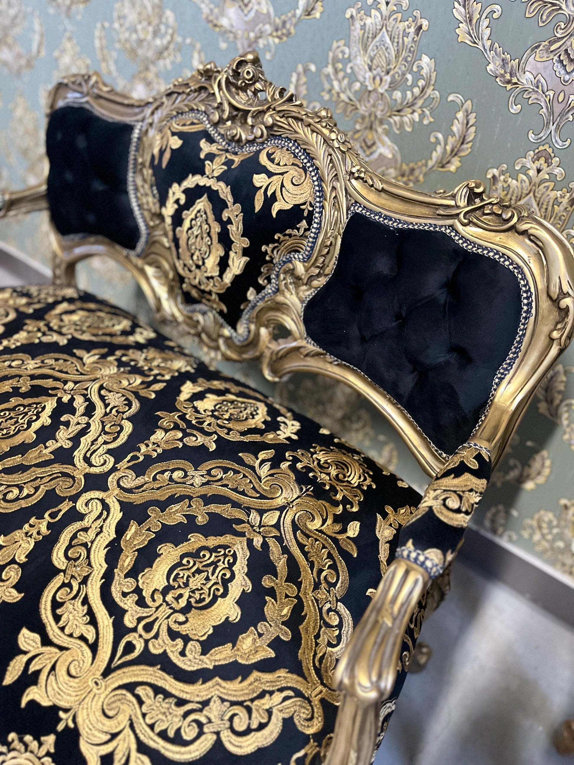 Love Seat Luxury Style 2-Seater Sofa in Black Gold Floral Damask Nostalgic Baroque Rococo Style Handmade Couch for Lounge Room Home Decor