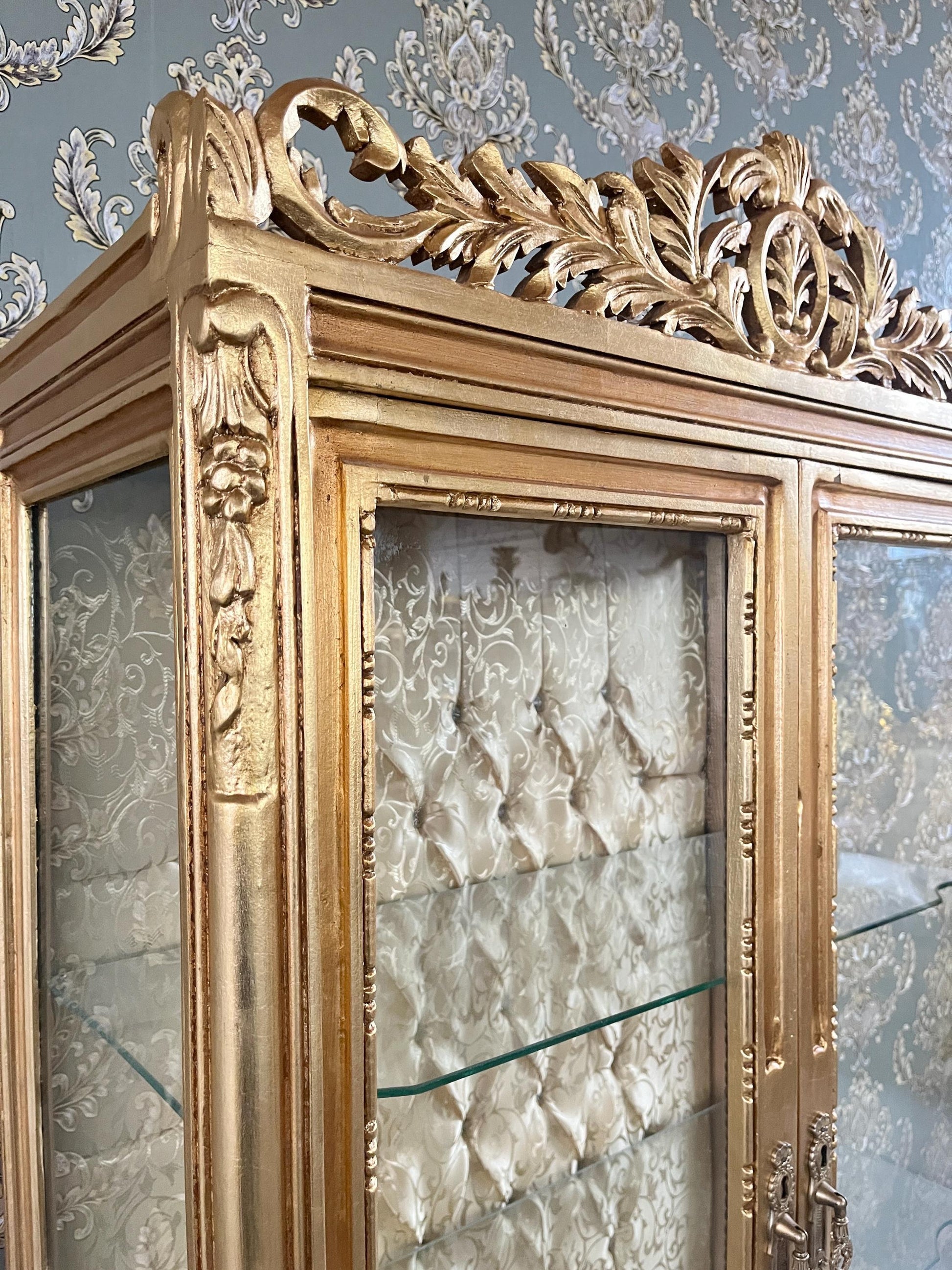 Display Cabinet Wooden French Louis XV Style Showcase Antique Baroque Style Reproduction in Gold Finish