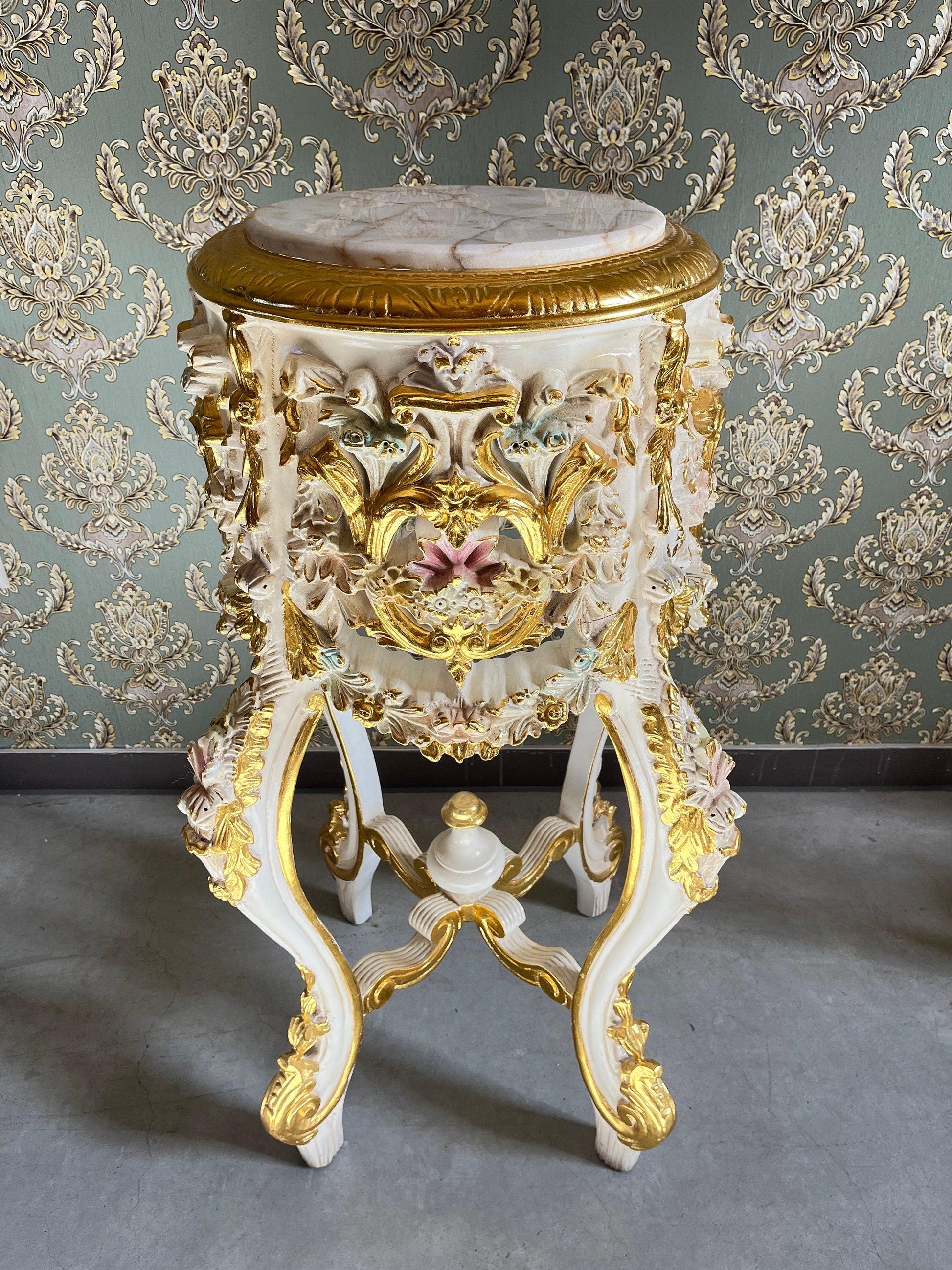 Deluxe Column White Color French Baroque Style with Marble Slab Top Royal Home Decor Column in Gold Finish for Home