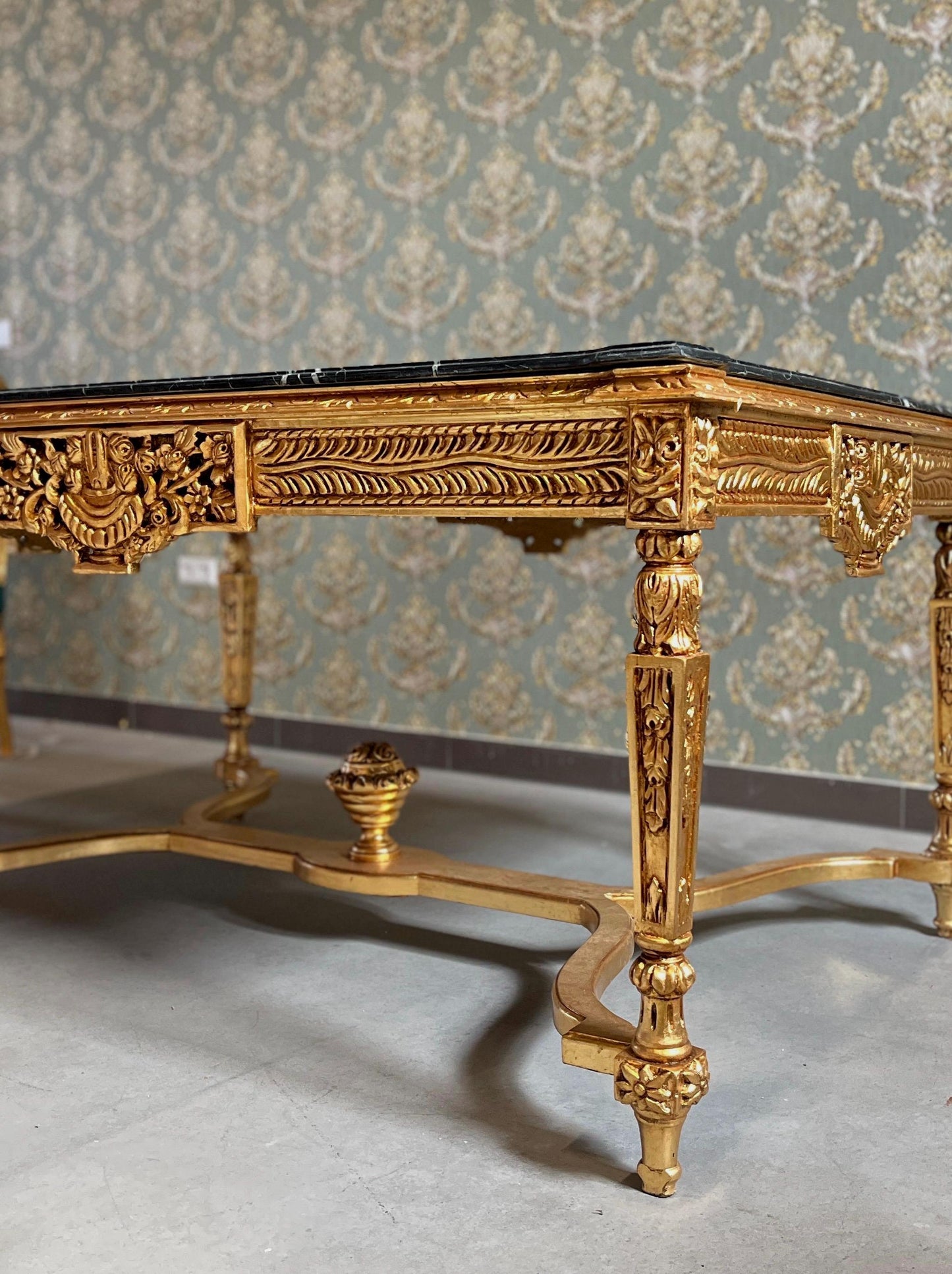 Royal French Style Dining Set Antique Baroque Rococo Style 6 Chairs & Dining Table in Gold Finish Green Marble Antique Gold for Home Décor