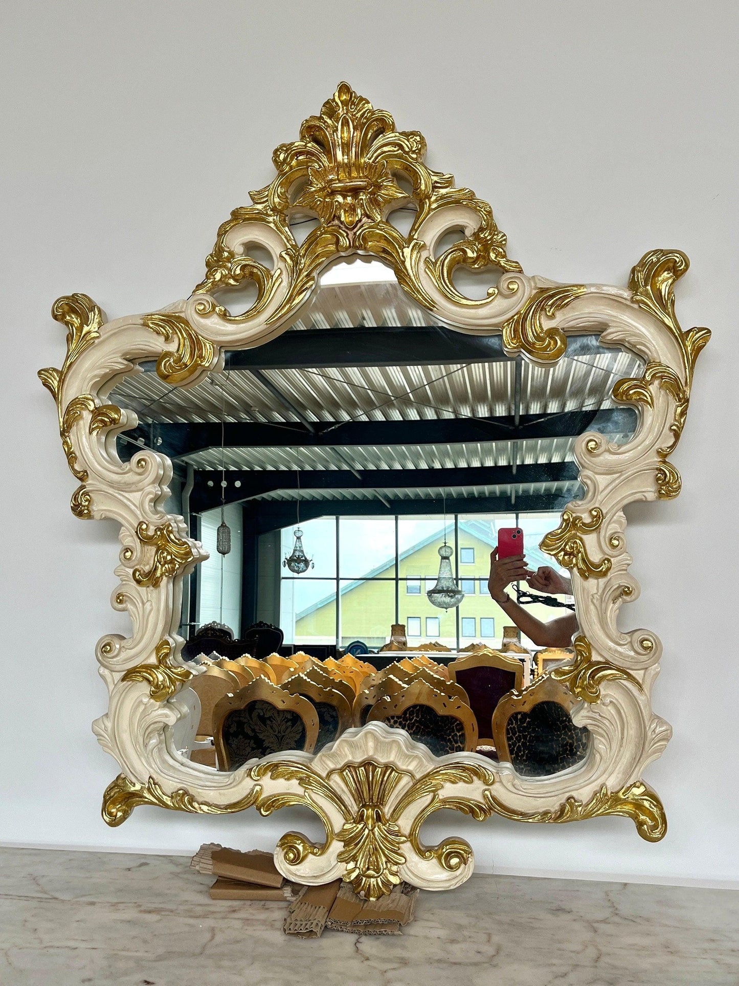 Console Table and Star Mirror French Antique Style with White Marble Top Console Table Baroque Rococo Style in Gold Finish for House Decor