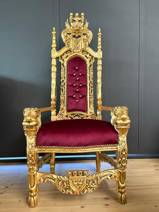 Italienischer barocker Rokoko-Löwenthron Lion Throne Italian Baroque Rococo Style Red Velvet in Gold Finish Huge Armchair for Bar