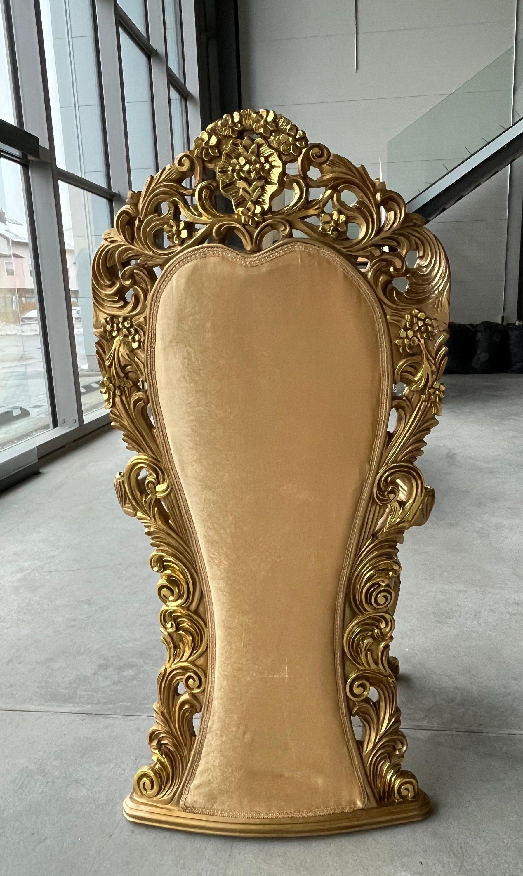 Goldener Thronstuhl im italienischen Barock-Rokoko-Stil ohne Kristalle und Blumenmuster in Sonderanfertigung