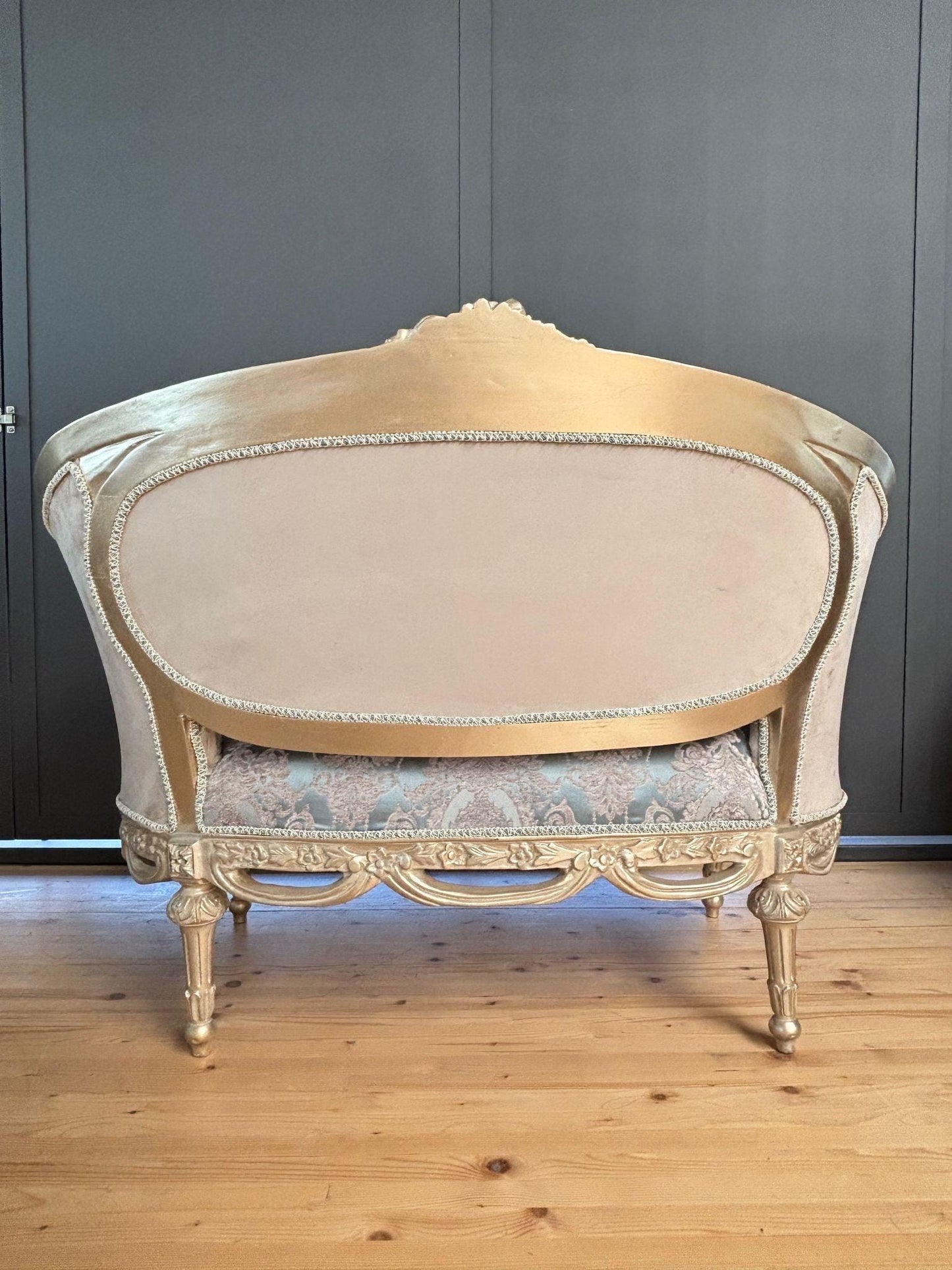 Lounge Sofa Baroque Rococo Style in Taupe Color Floral Handmade Luxurious Retro French Love Seat For Party Event Home Decor LIMITED EDTION