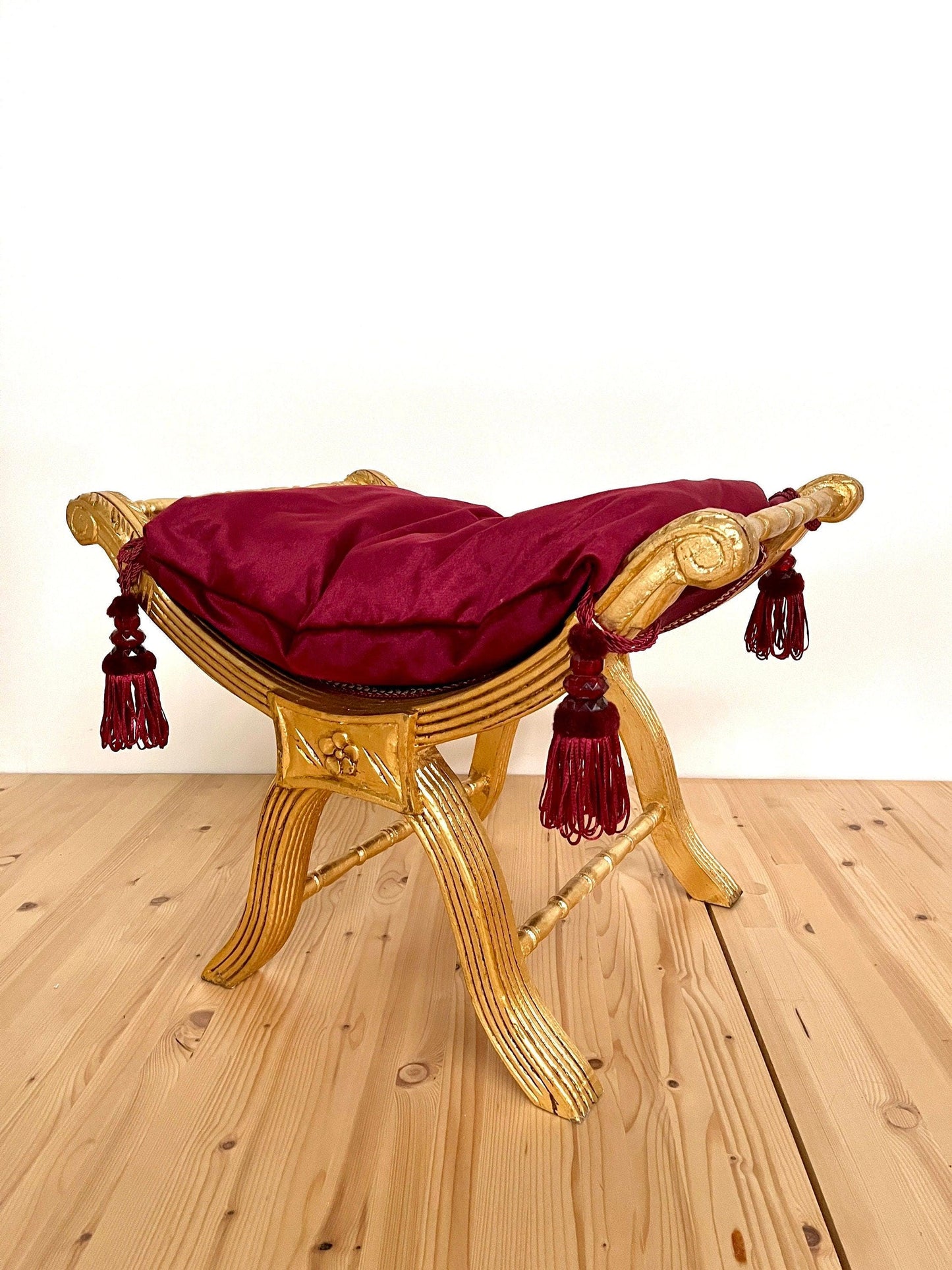 Foot Stool French Louis XV Antique Style Ottoman Retro Baroque Style Hocker with Tassels Bordeaux Gold Leopard Print Seated in Gold Finish