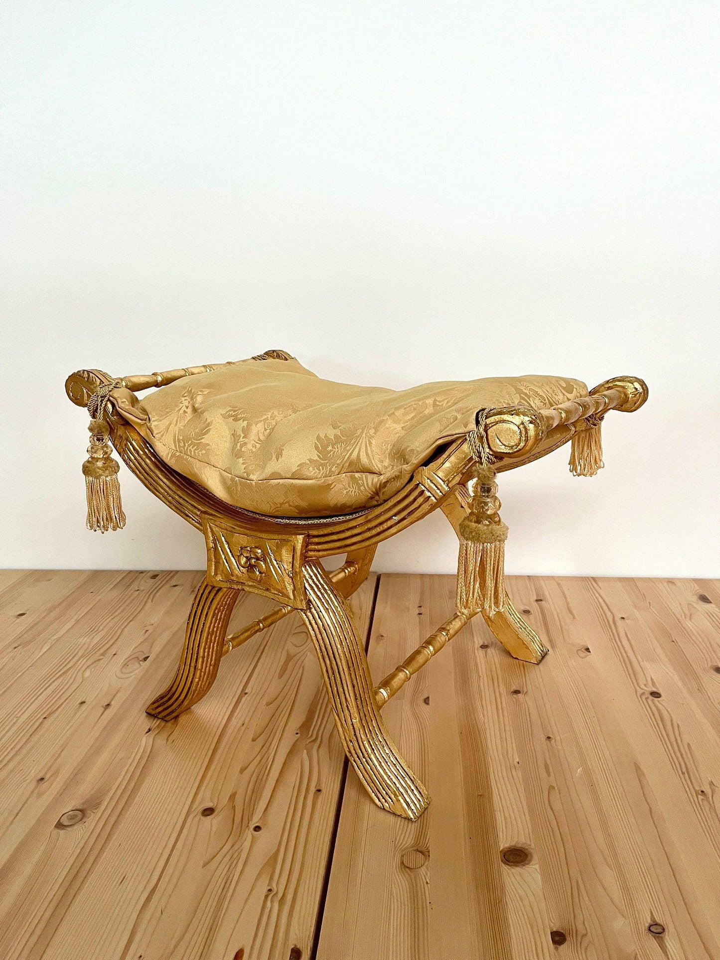 Foot Stool French Louis XV Antique Style Ottoman Retro Baroque Style Hocker with Tassels Bordeaux Gold Leopard Print Seated in Gold Finish