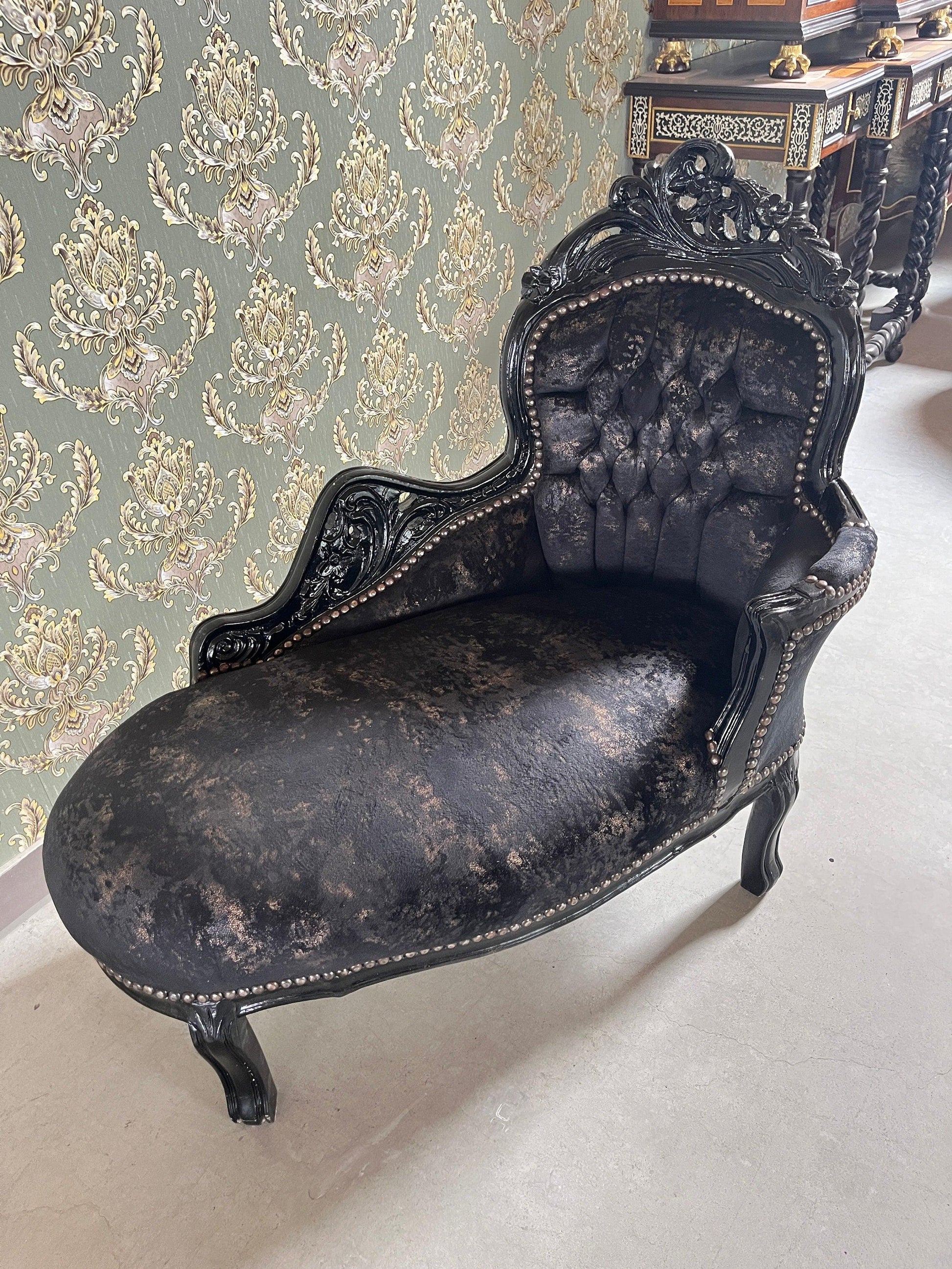 Small Chaise Longue French Louis Style in Midnight Black Retro Baroque Style Bench in Velvet Brown for Home Decor