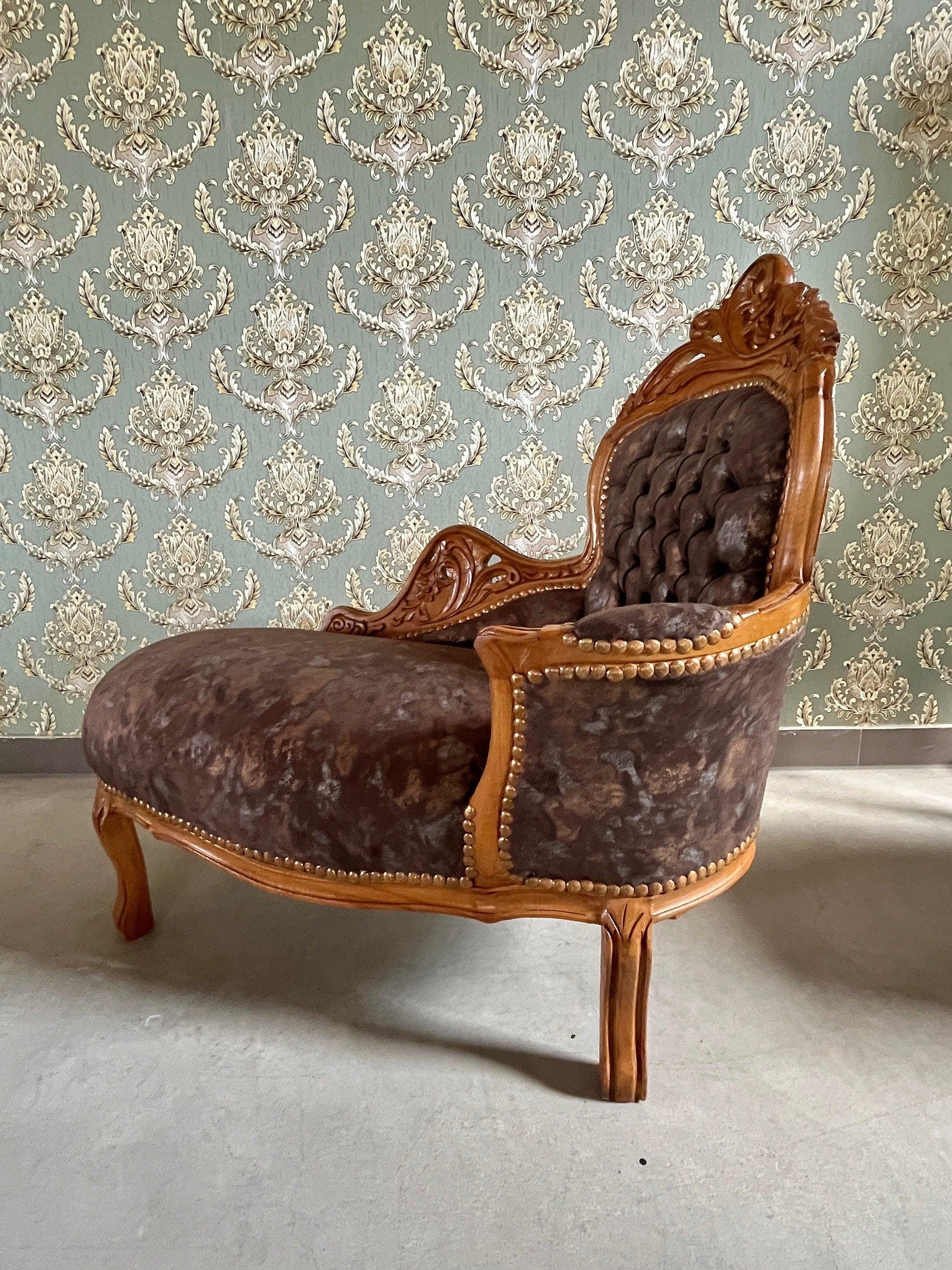 Small Chaise Longue French Louis Style in Midnight Black Retro Baroque Style Bench in Velvet Brown for Home Decor